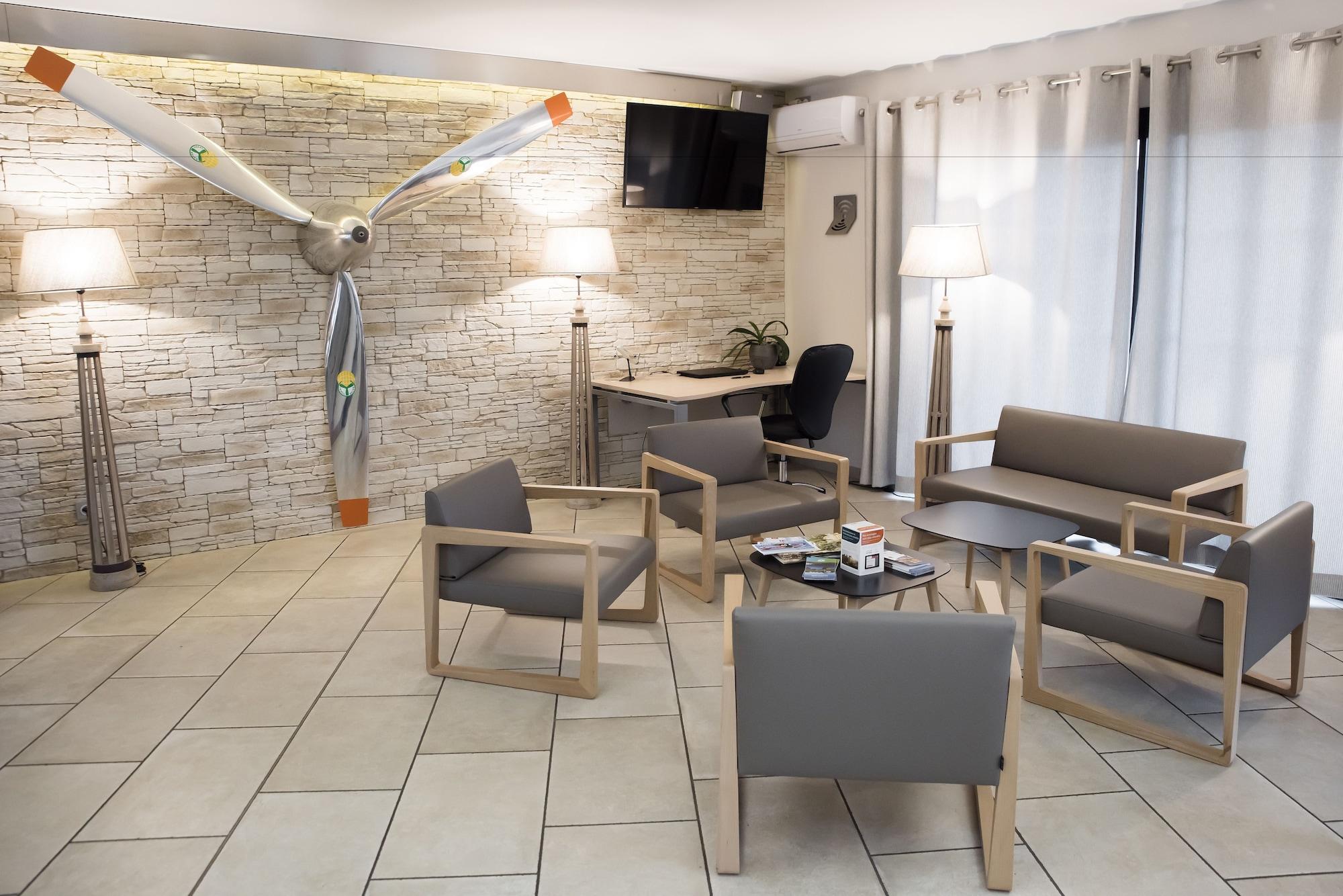 Vista Lobby Brit Hotel Figeac