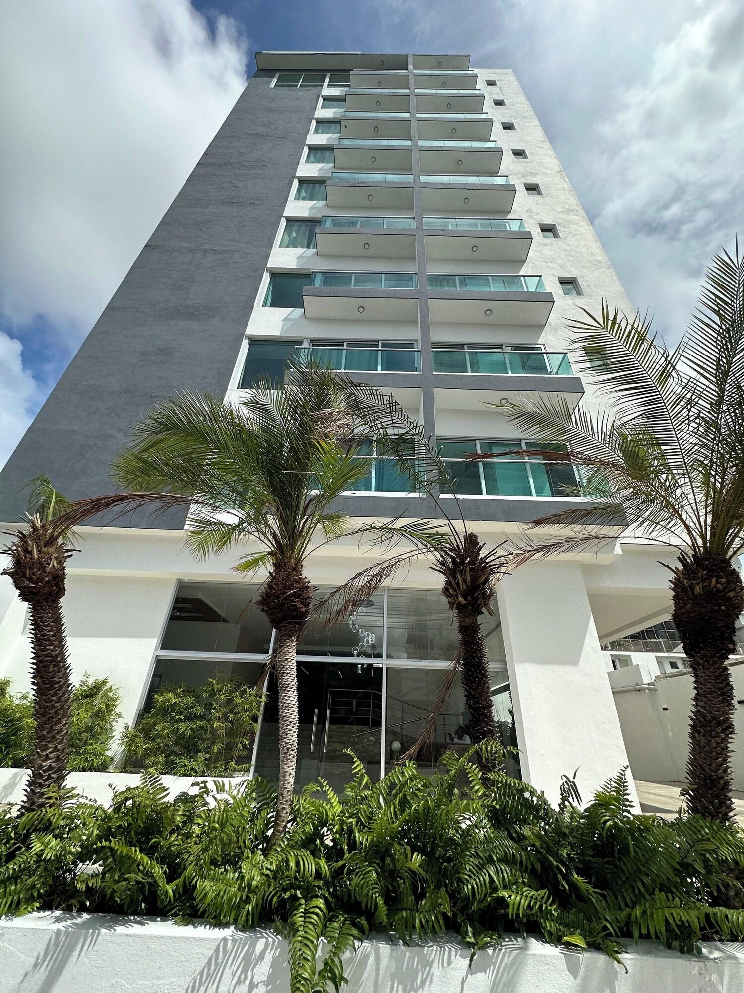 Vista Exterior Central Suites Tower