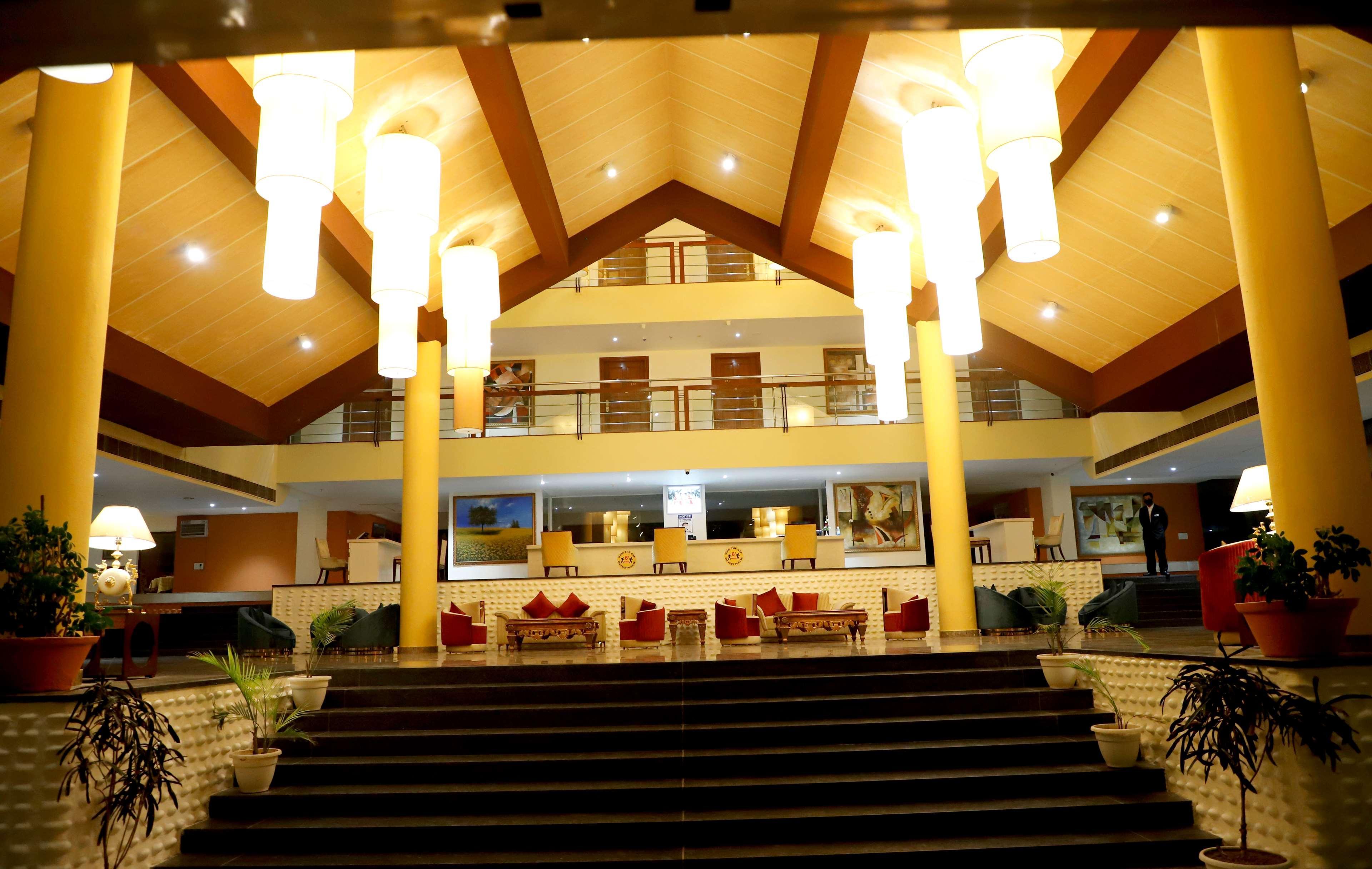 Vista Lobby The White Hotel Katra, A Member Of Radisson Individuals