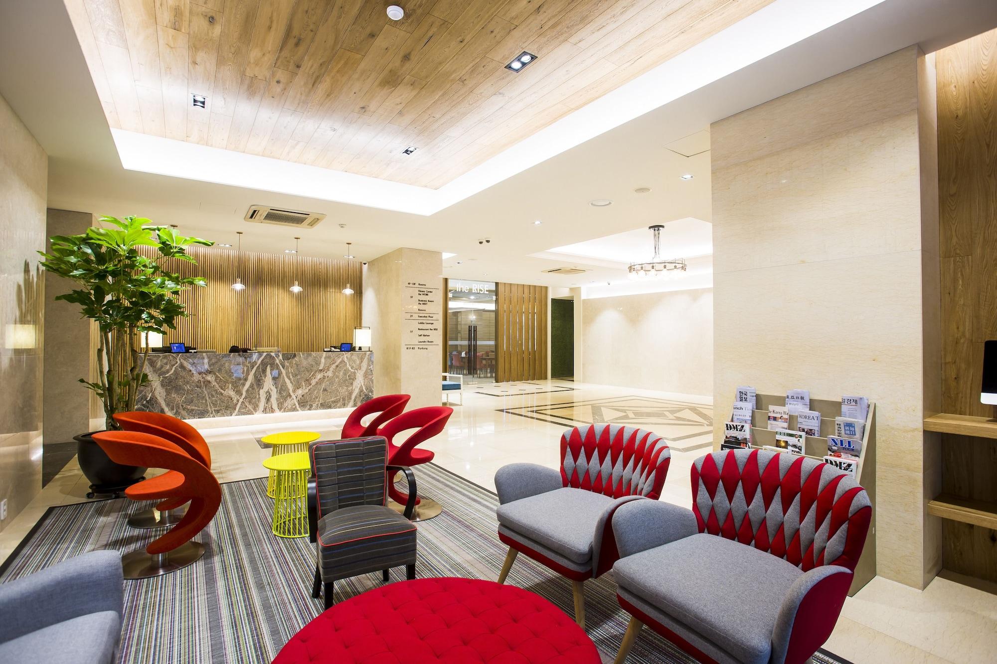 Vista Lobby Polaris Hotel