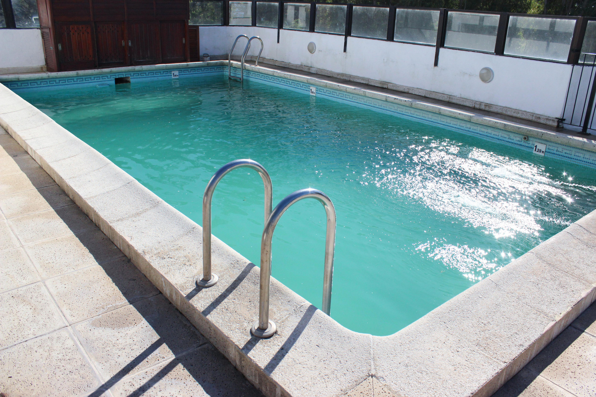 Vista da piscina Hotel Arenas