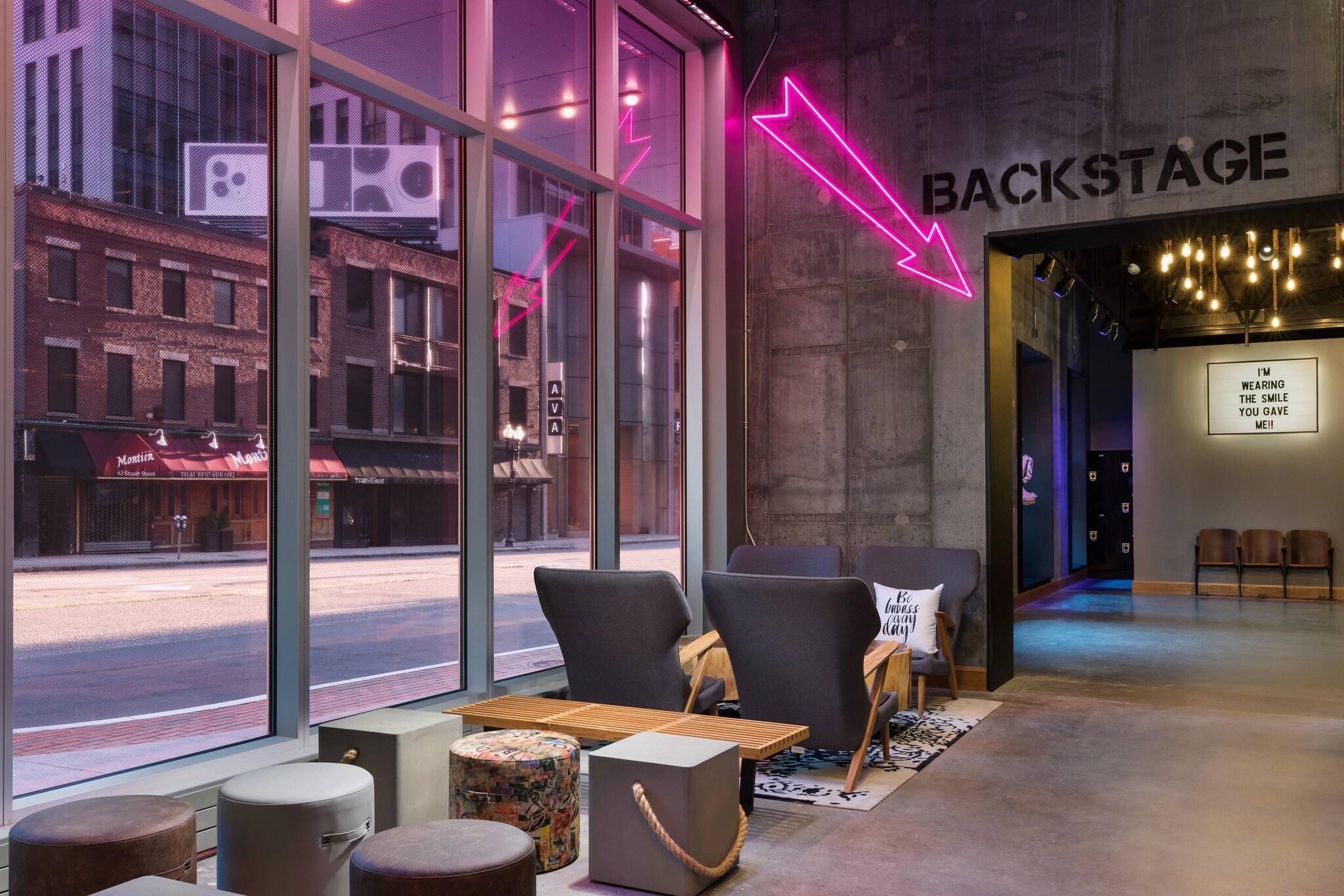 Bar/Salón Moxy Boston Downtown