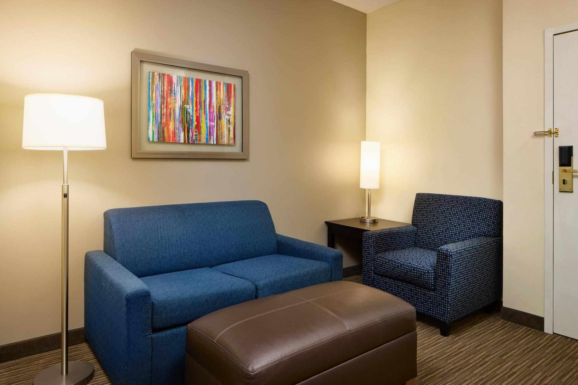 Habitación Holiday Inn Express & Suites Alpharetta - Windward Parkway by IHG