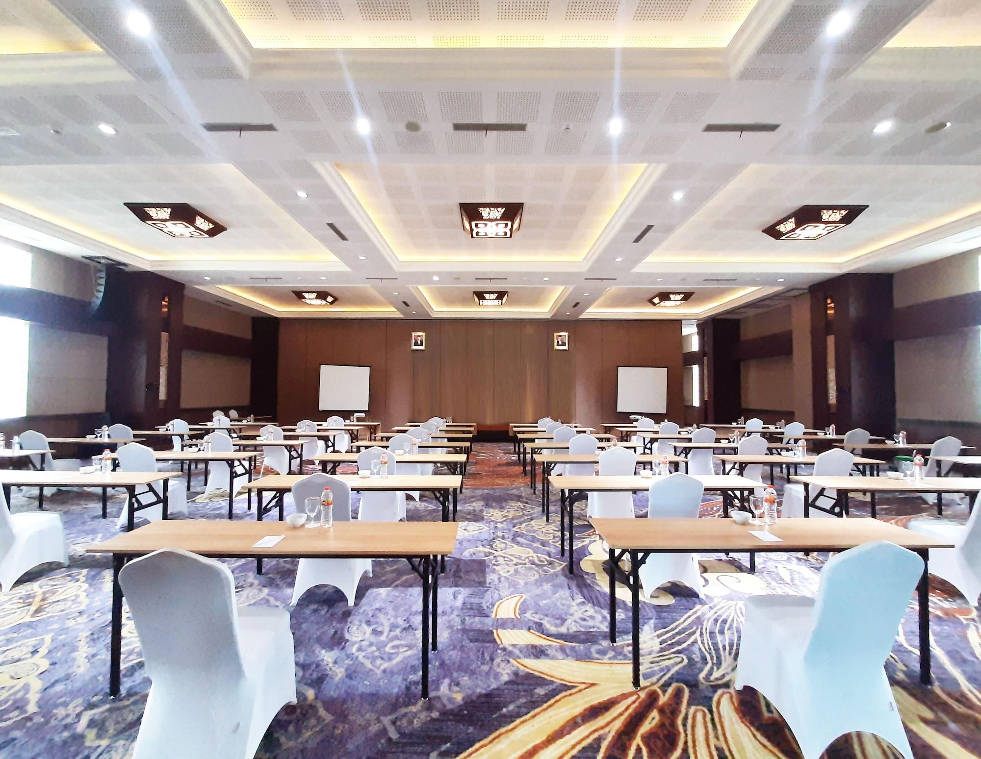 Sala de Reuniones Braling Grand Hotel Purbalingga, Azana Hotels Collection