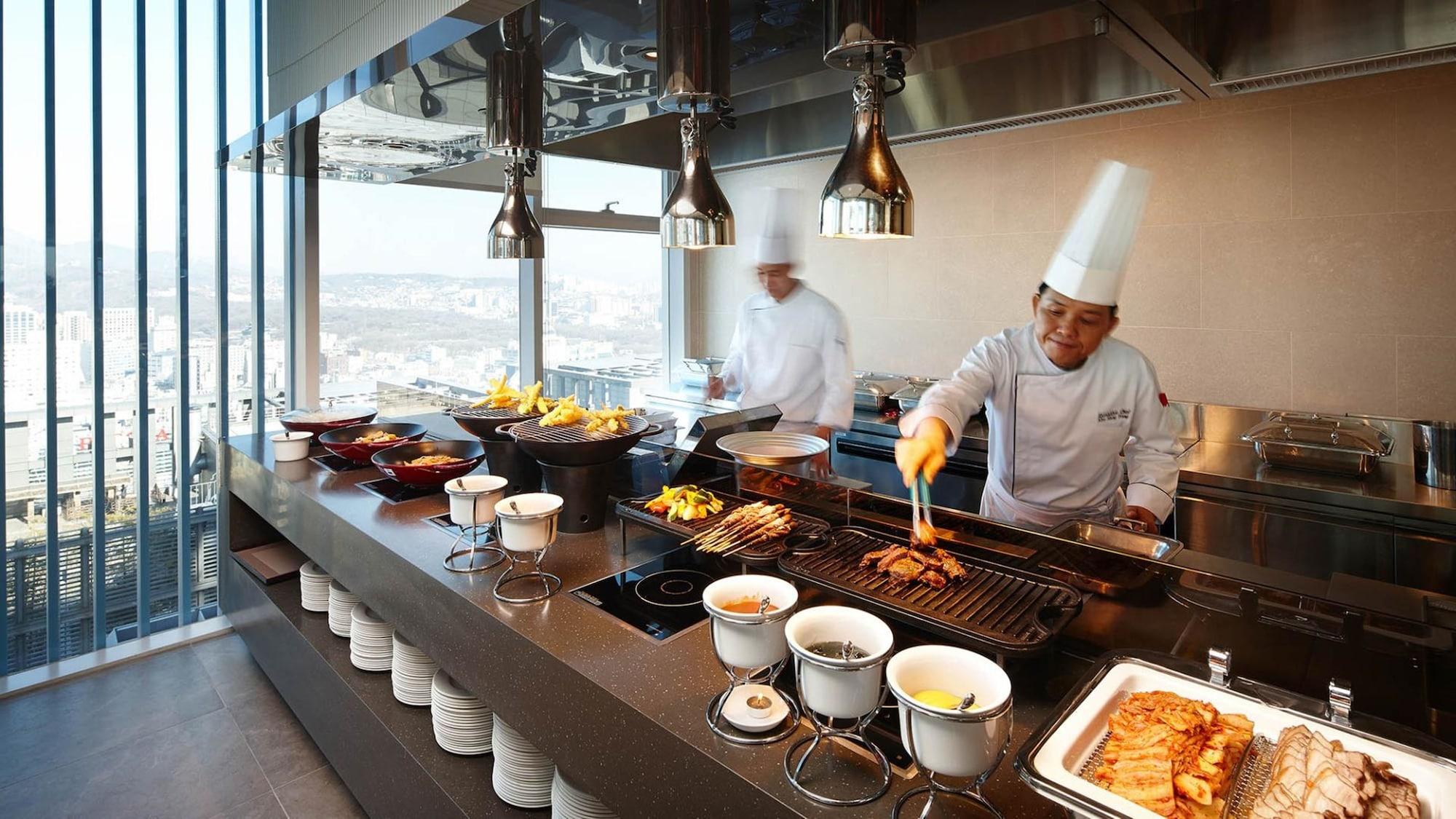 Restaurant LOTTE City Hotel Myeongdong