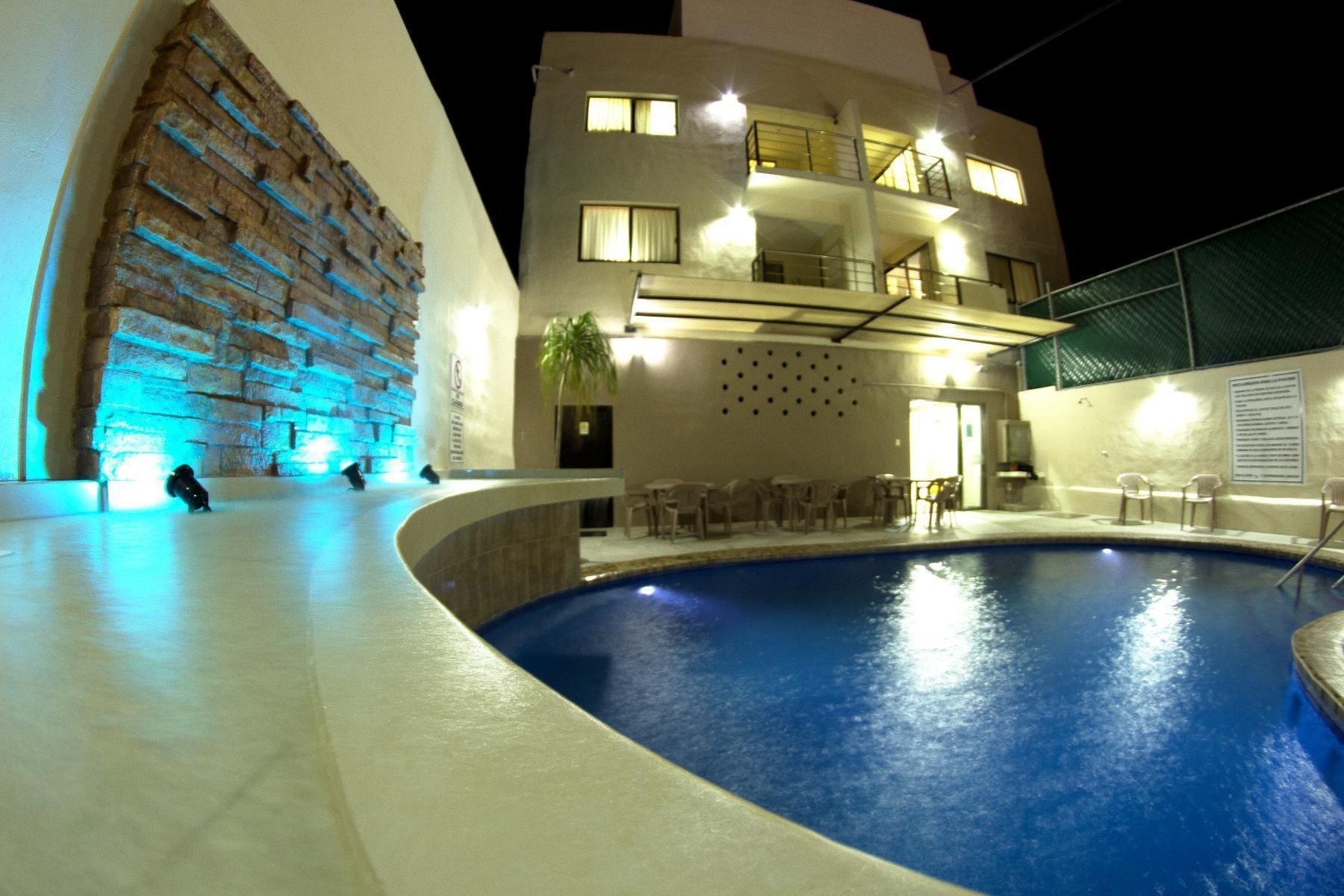 Vista Piscina Hotel & Suites Domani