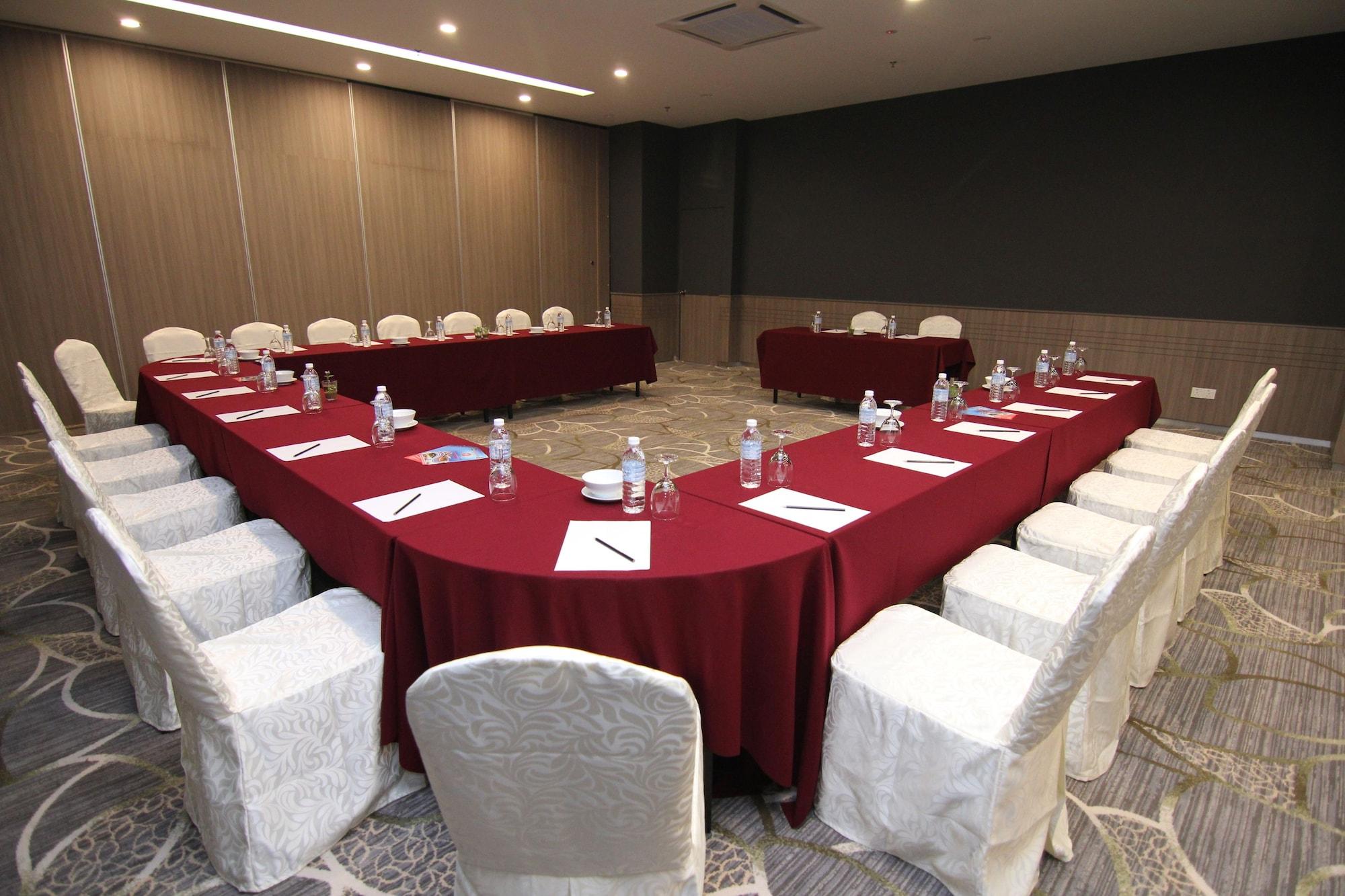 Sala de Reuniones Nexus Business Suite Hotel
