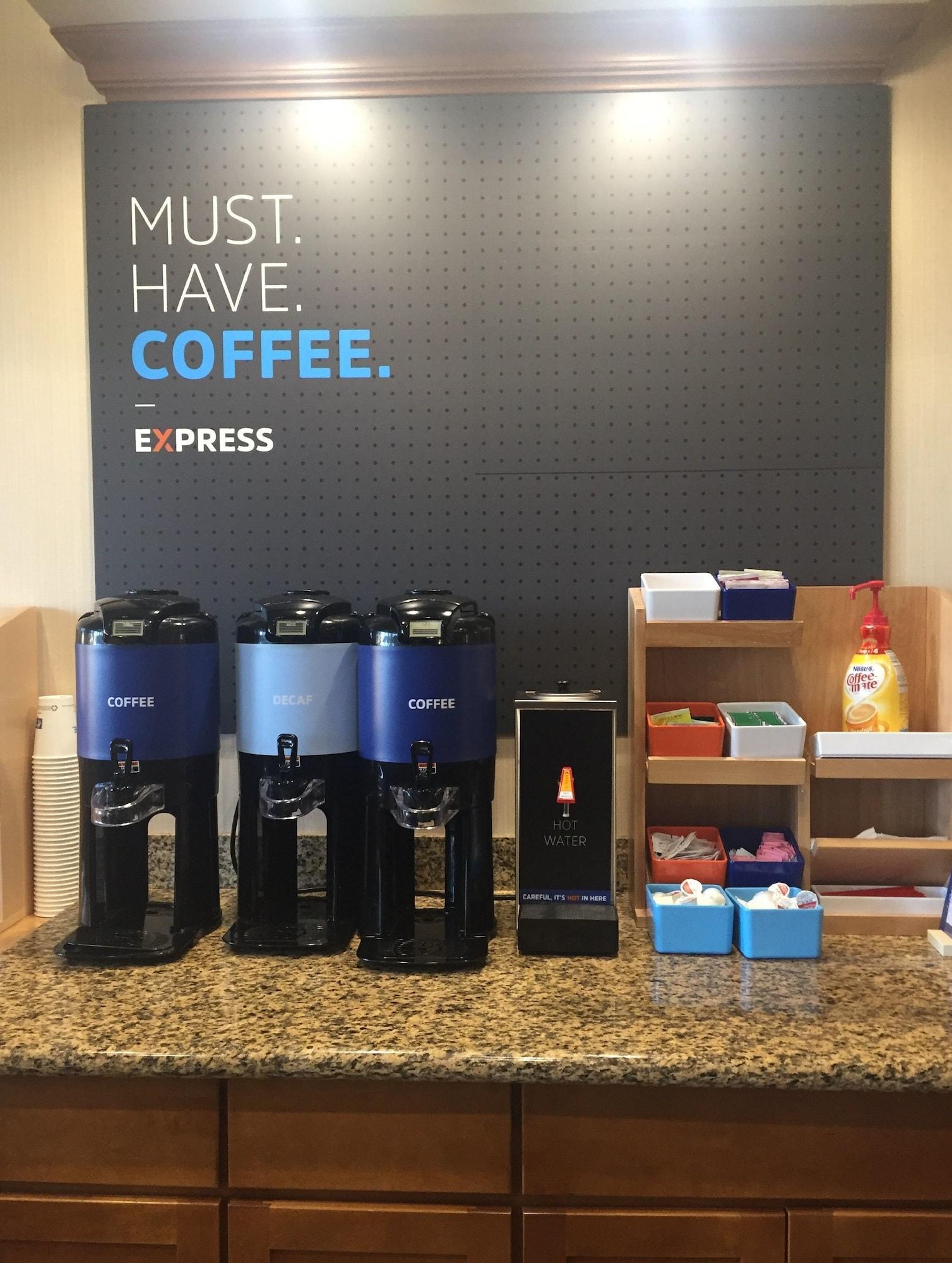 Restaurant Holiday Inn Express & Suites Howell by IHG