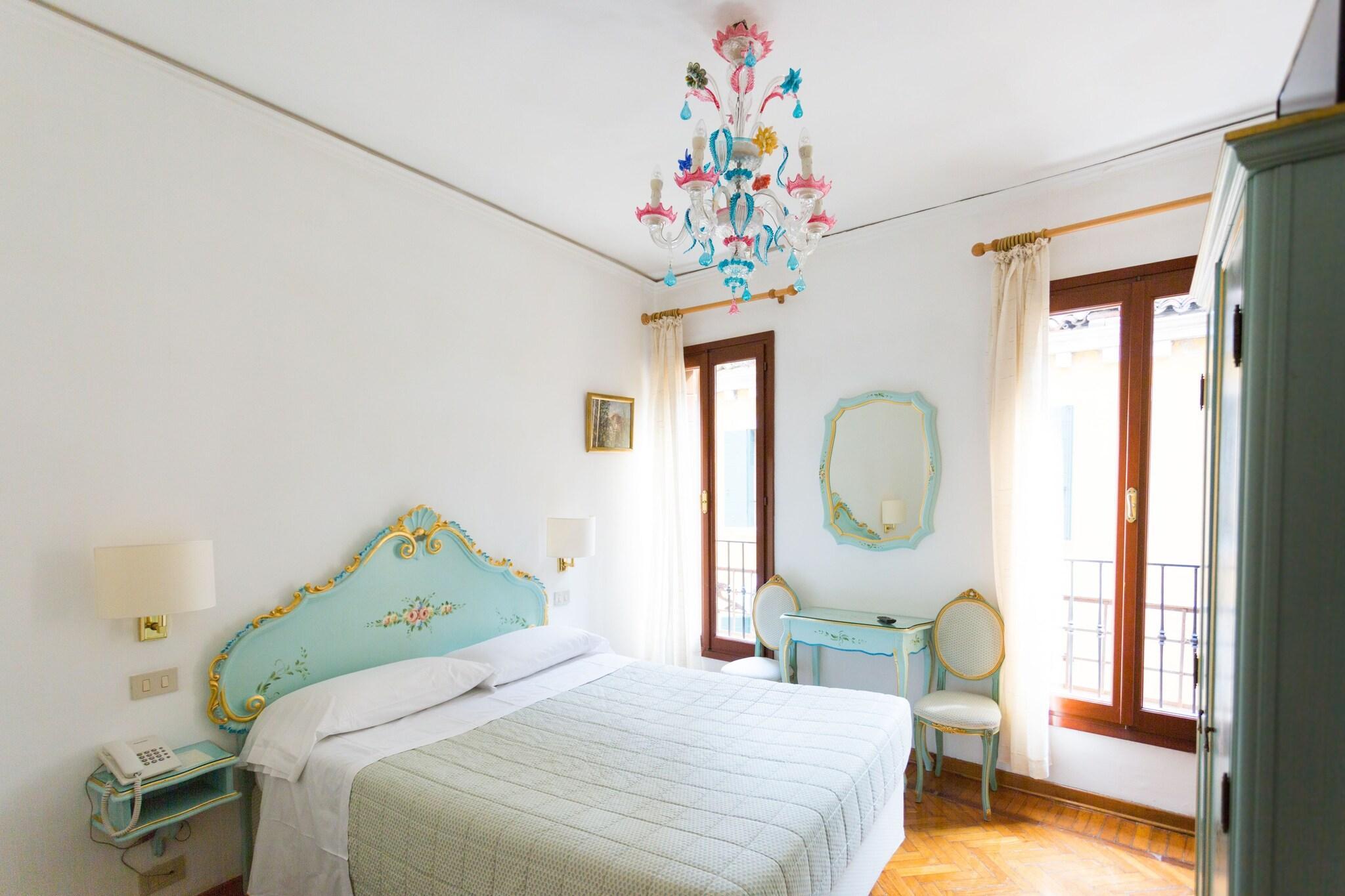 Varios Hotel Serenissima