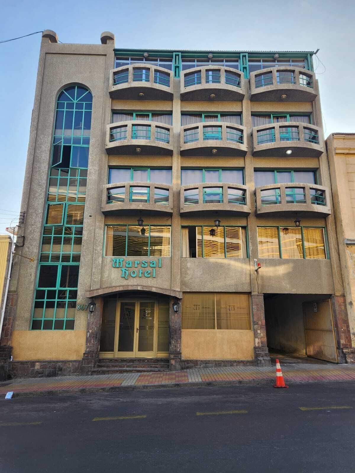 Vista Exterior Hotel Marsal