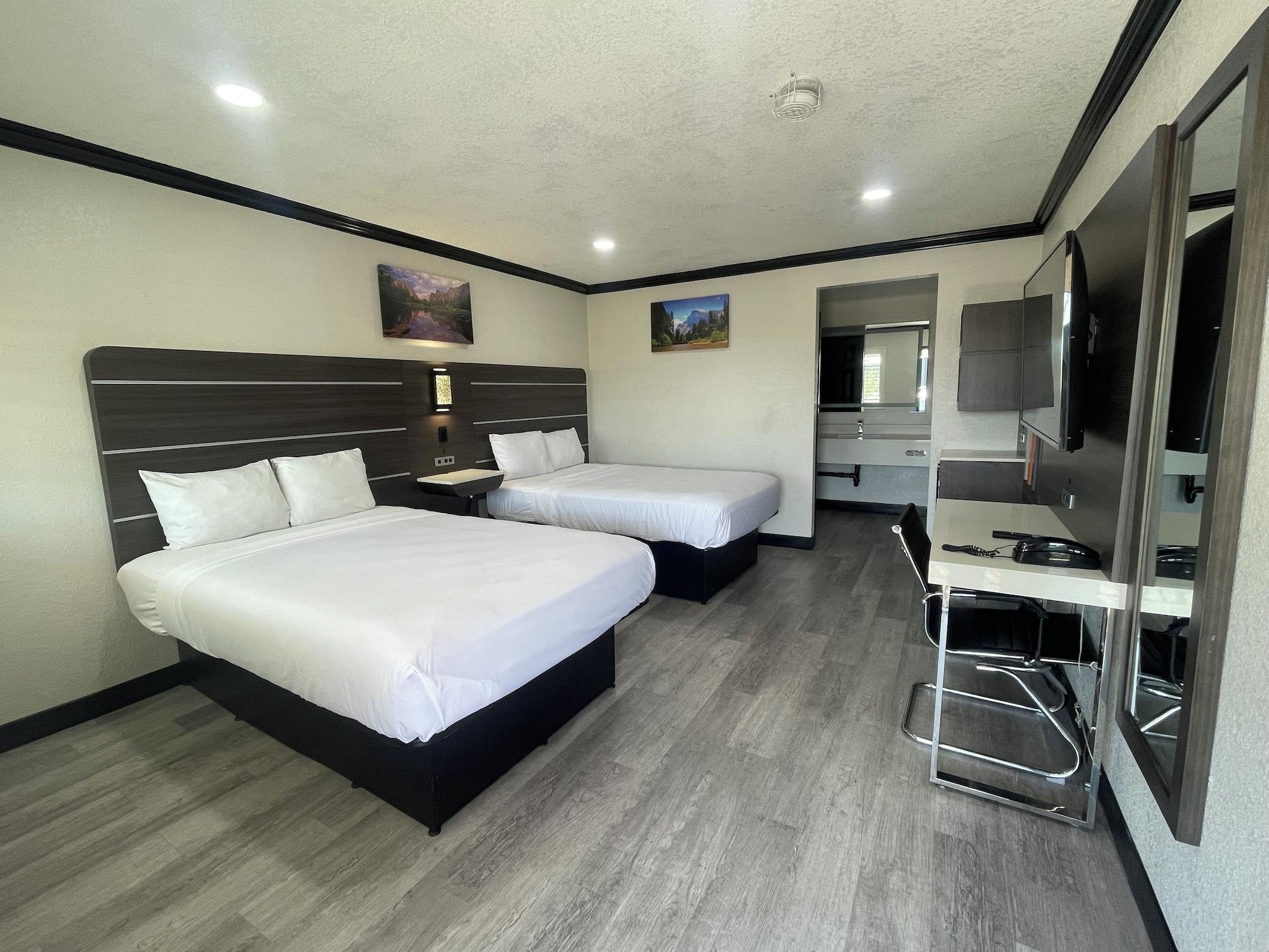 Varios Escondido Lodge