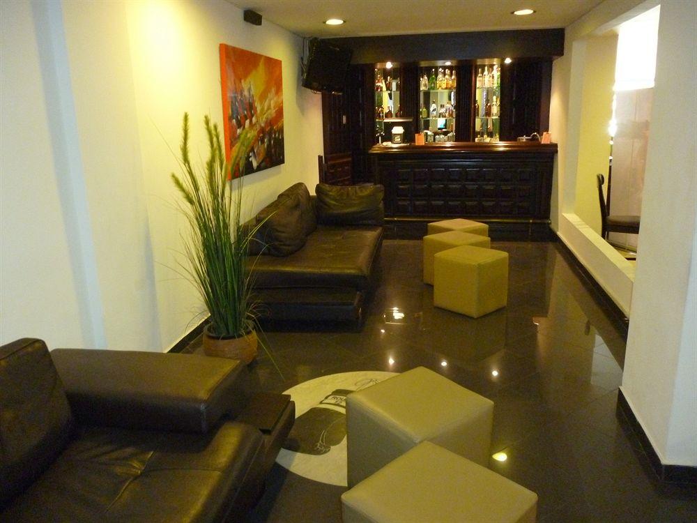 Bar/Salón Hotel Avila Panamá