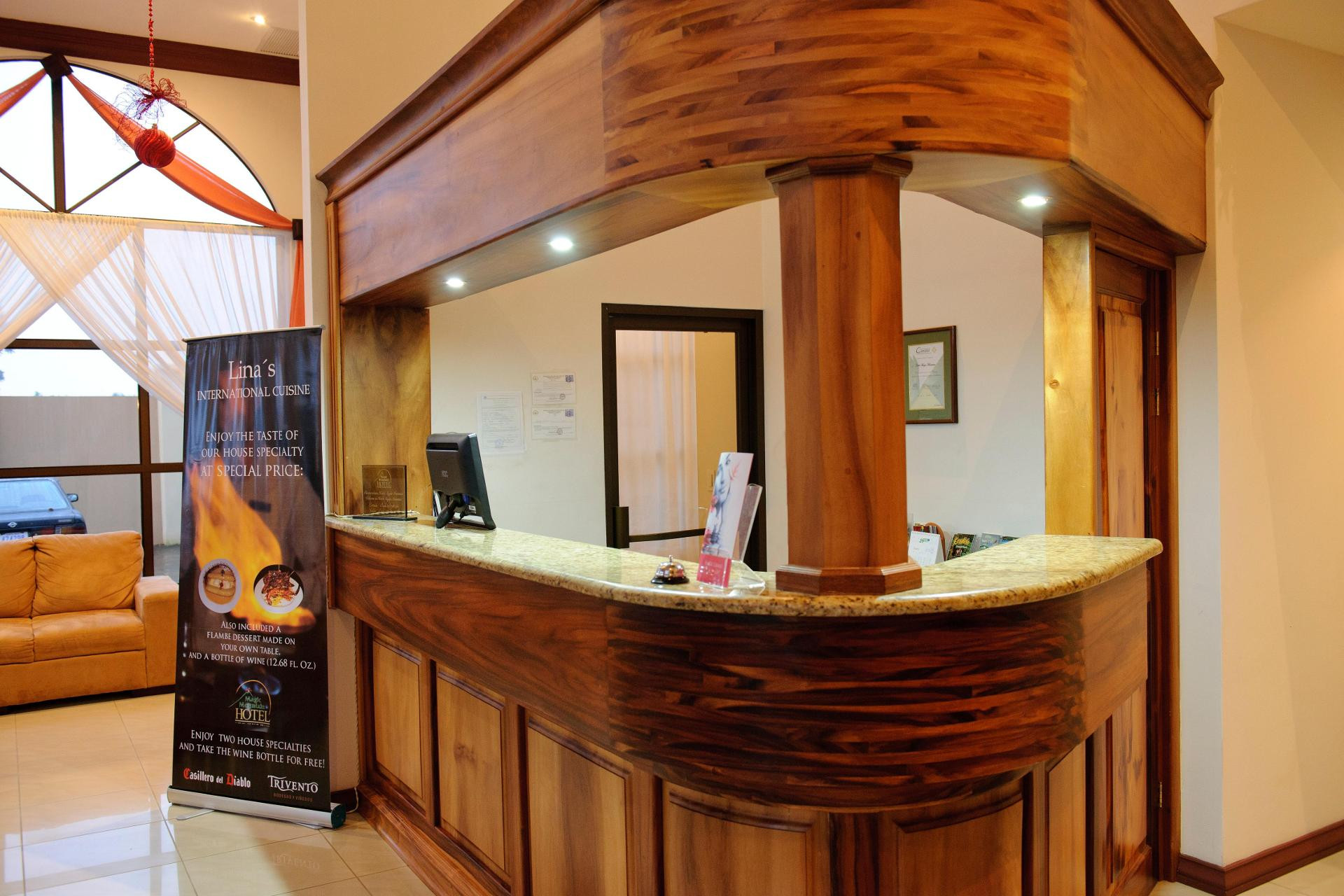 Vista Lobby Hotel Magic Mountain SPA & Conference center