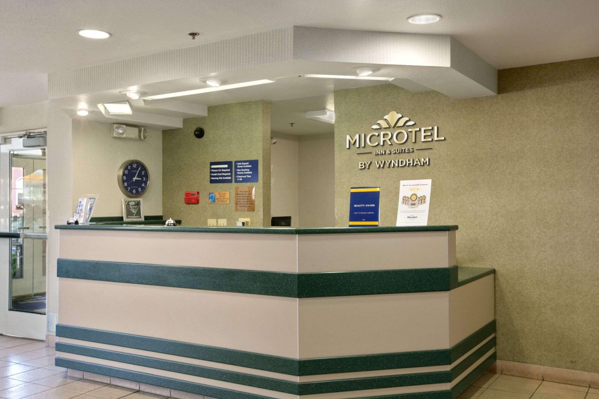 Vista Lobby Microtel Inn & Suites by Wyndham Lodi/North Stockton