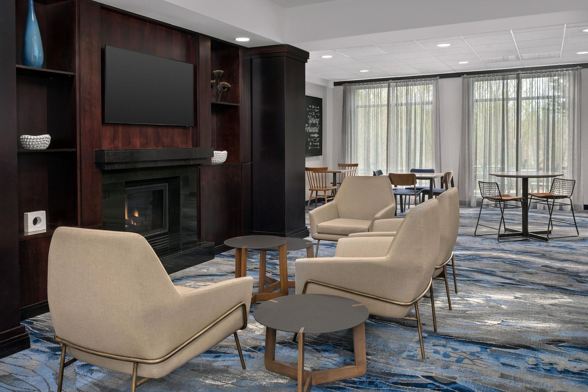 Vista Lobby Fairfield by Marriott Inn & Suites Tacoma Puyallup