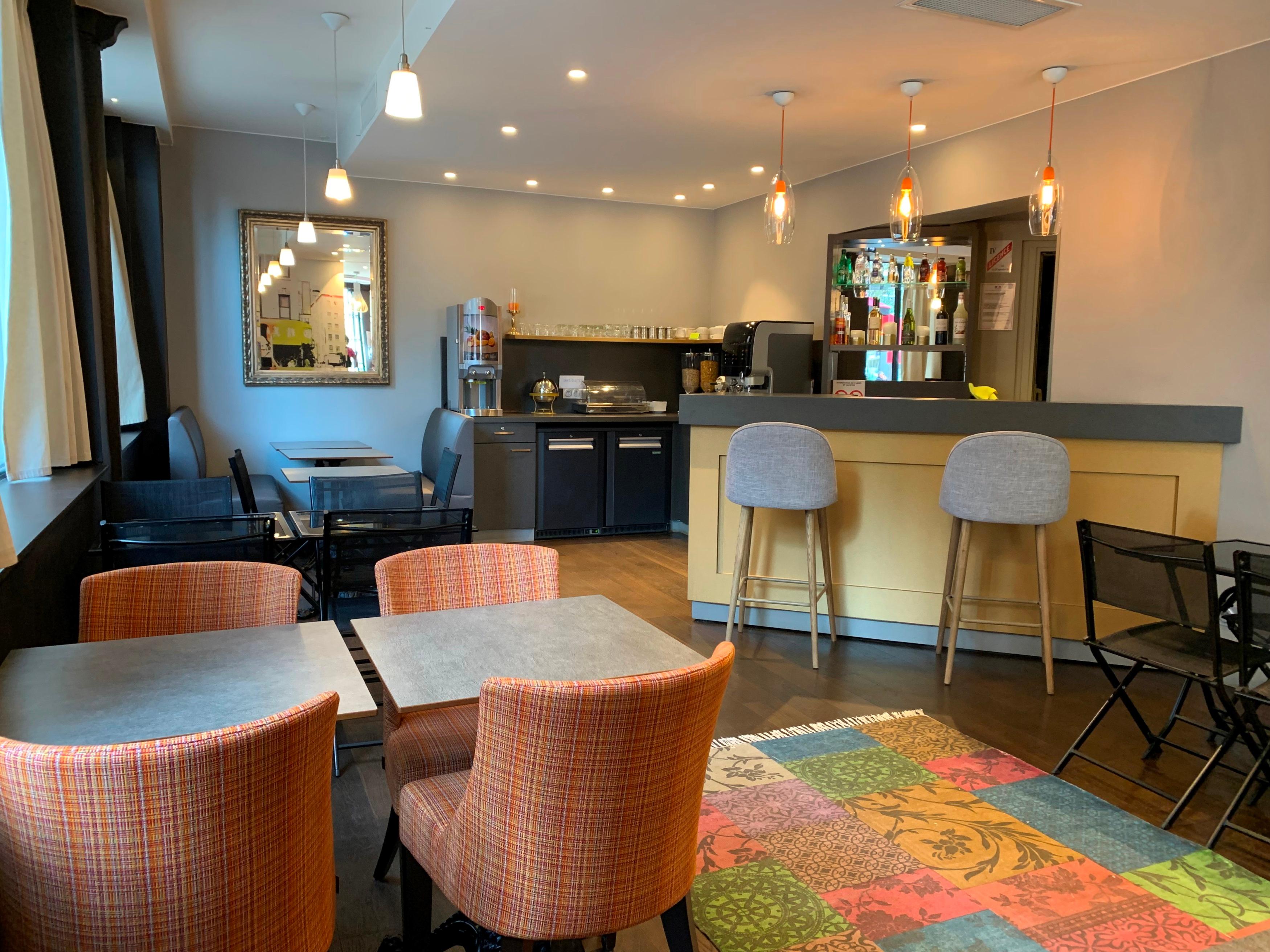 Bar/Salón Hotel Sixteen Paris Montrouge