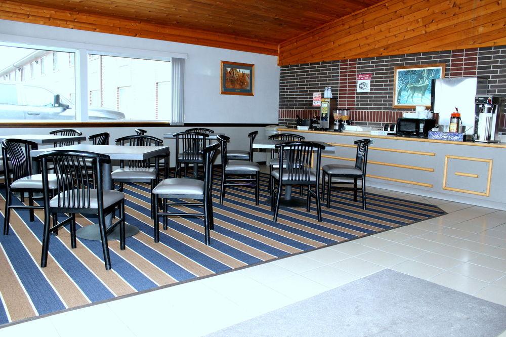Restaurant Super 8 by Wyndham Missouri Valley