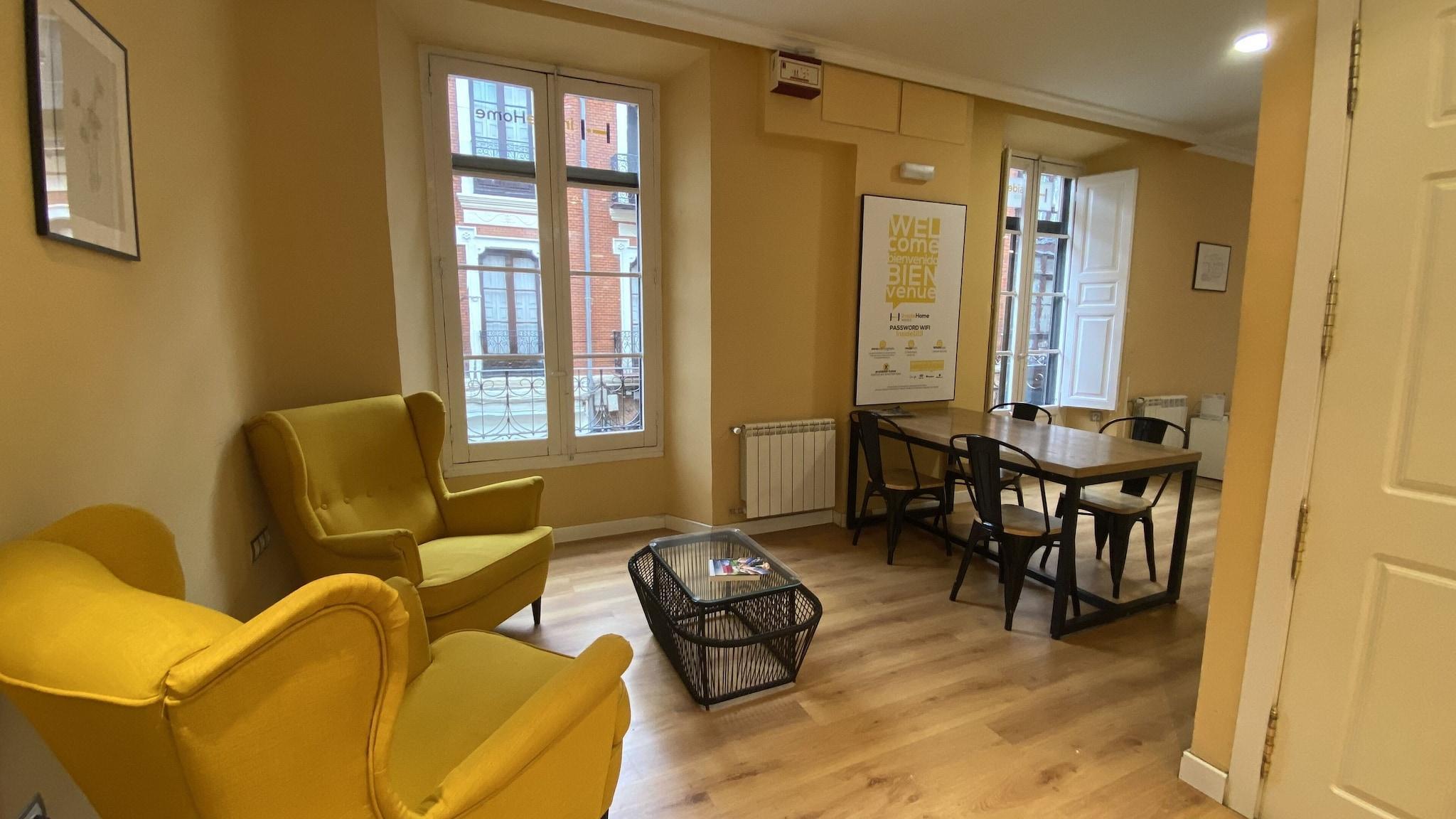 Vista Lobby INSIDEHOME Valladolid Centro