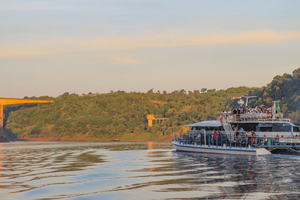 Actividad - Catamarán Iguazú - Paseo en barco en Puerto Iguazú