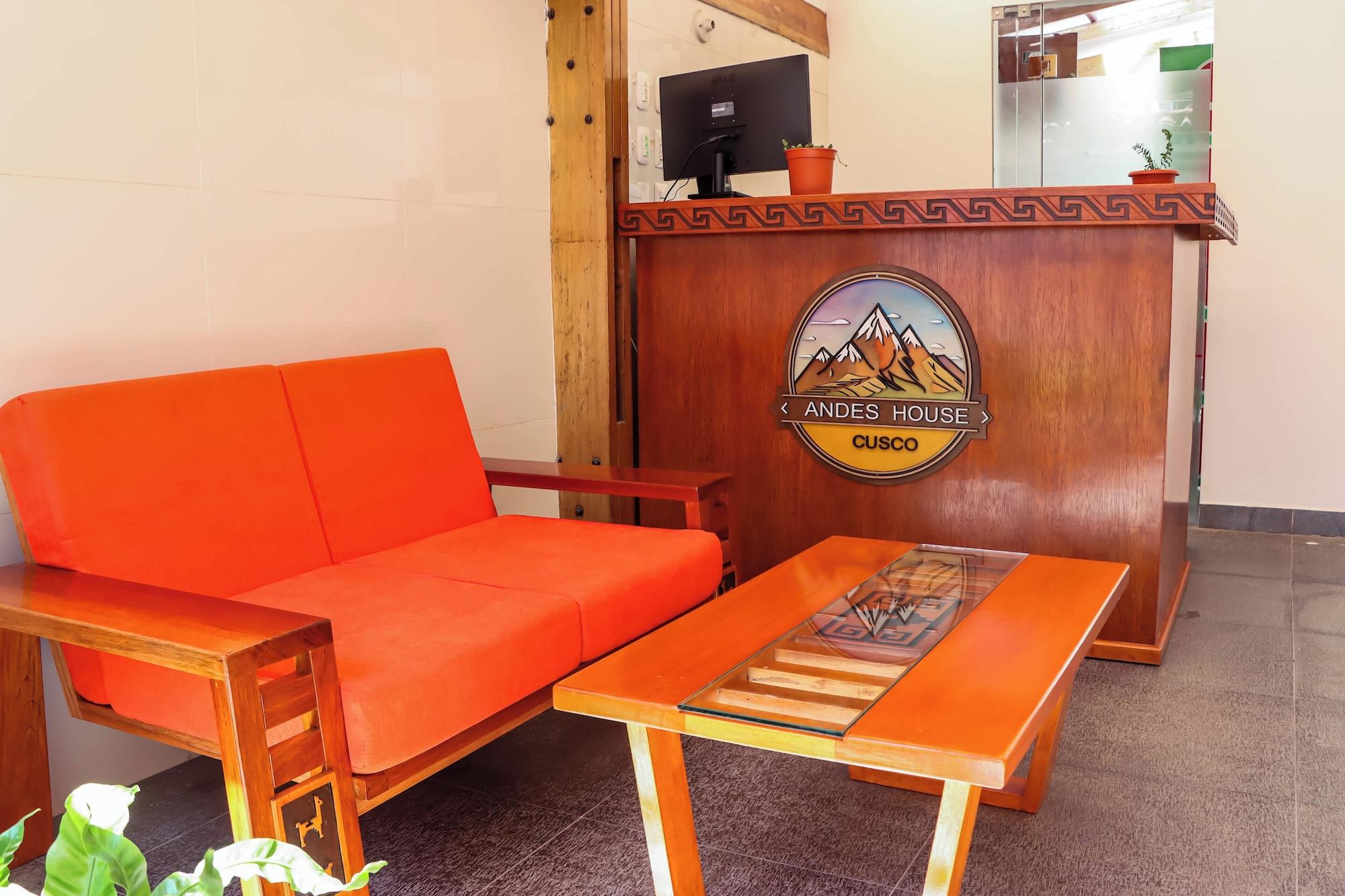Vista Lobby Andes House Cusco