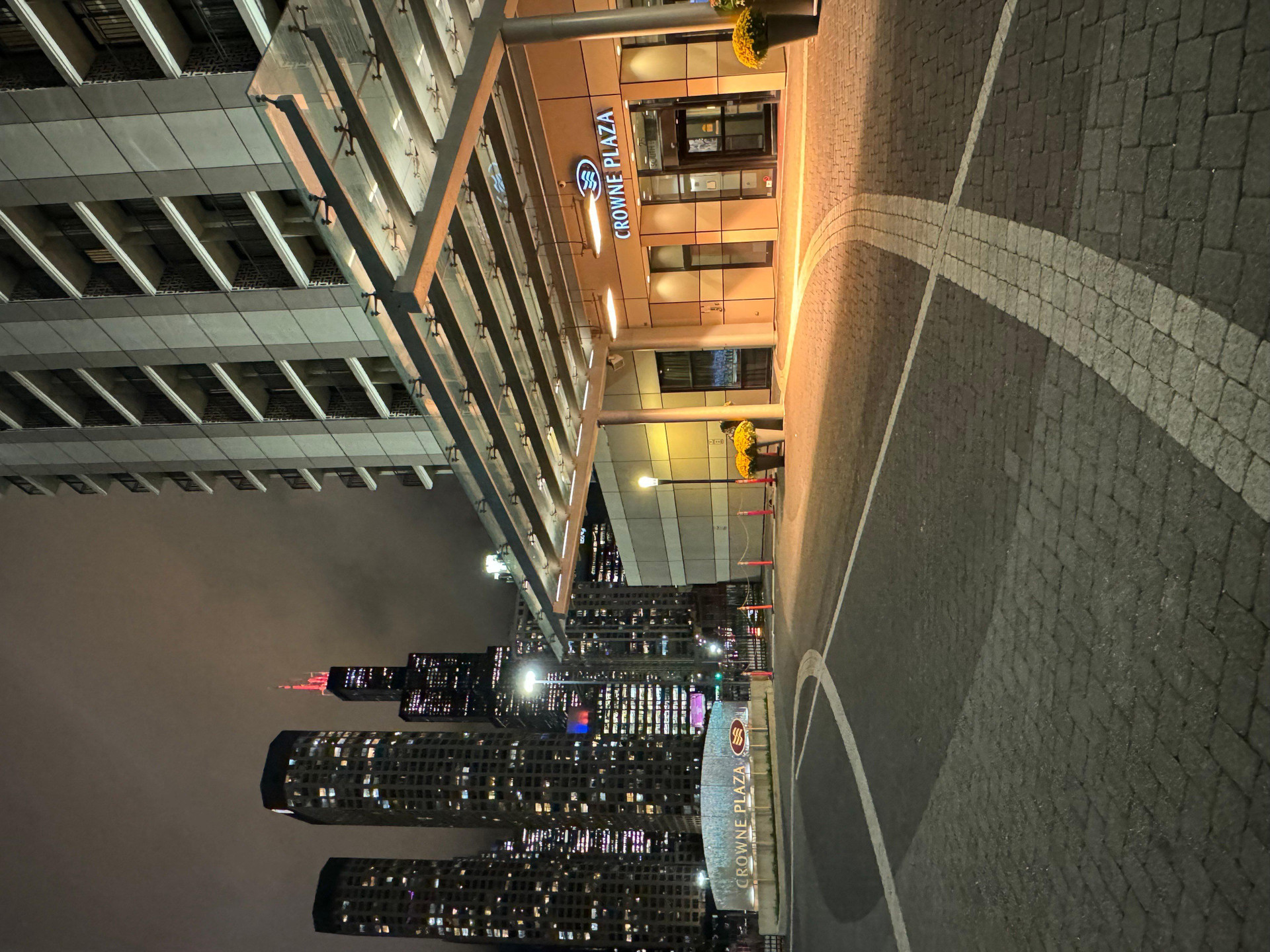 Vista Exterior Crowne Plaza Chicago West Loop by IHG