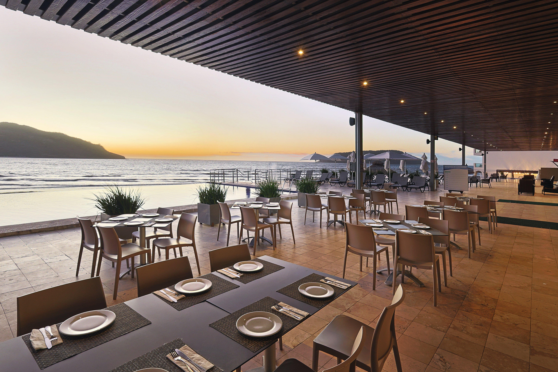 Restaurant Holiday Inn Resort Mazatlan by IHG