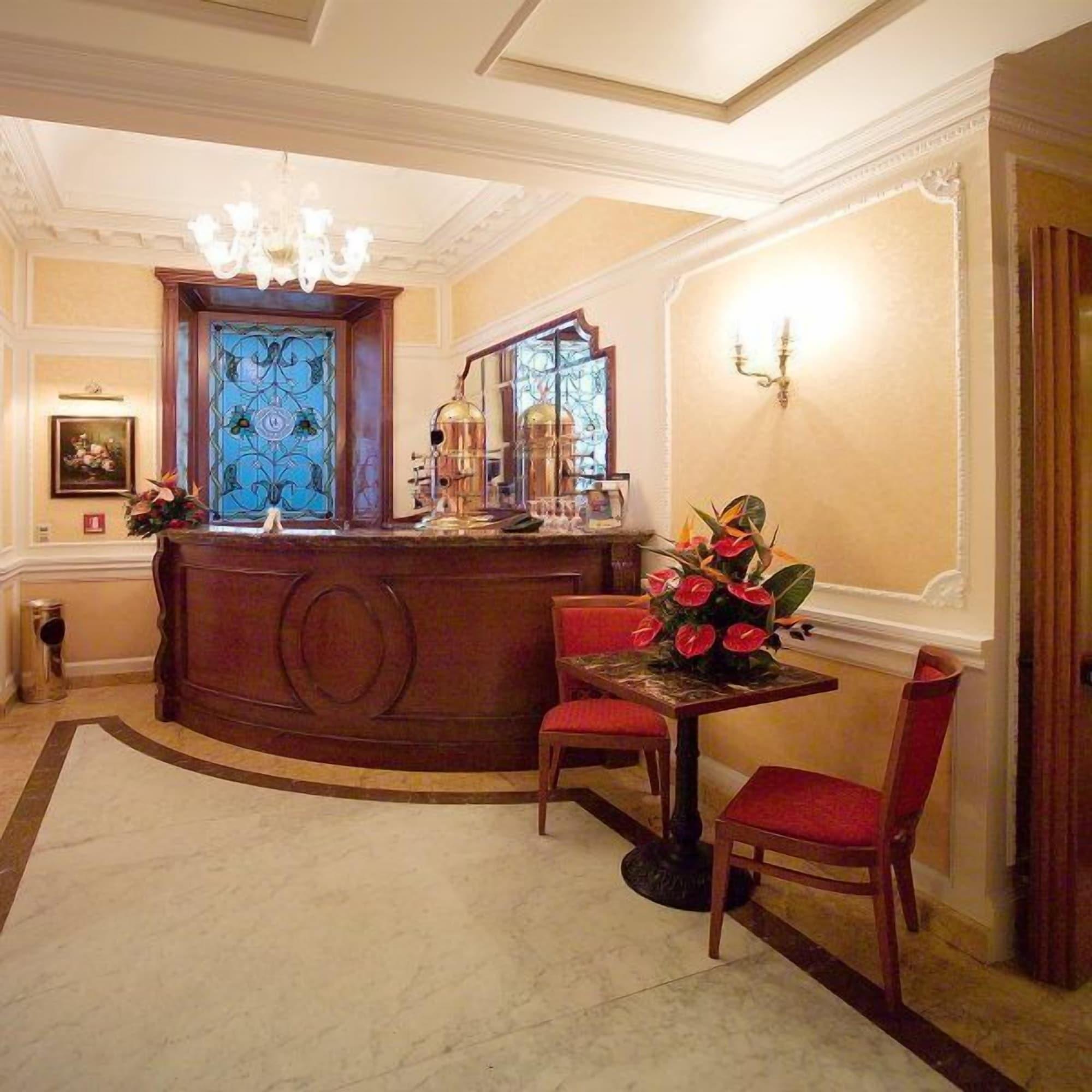 Vista Lobby Dei Consoli Hotel