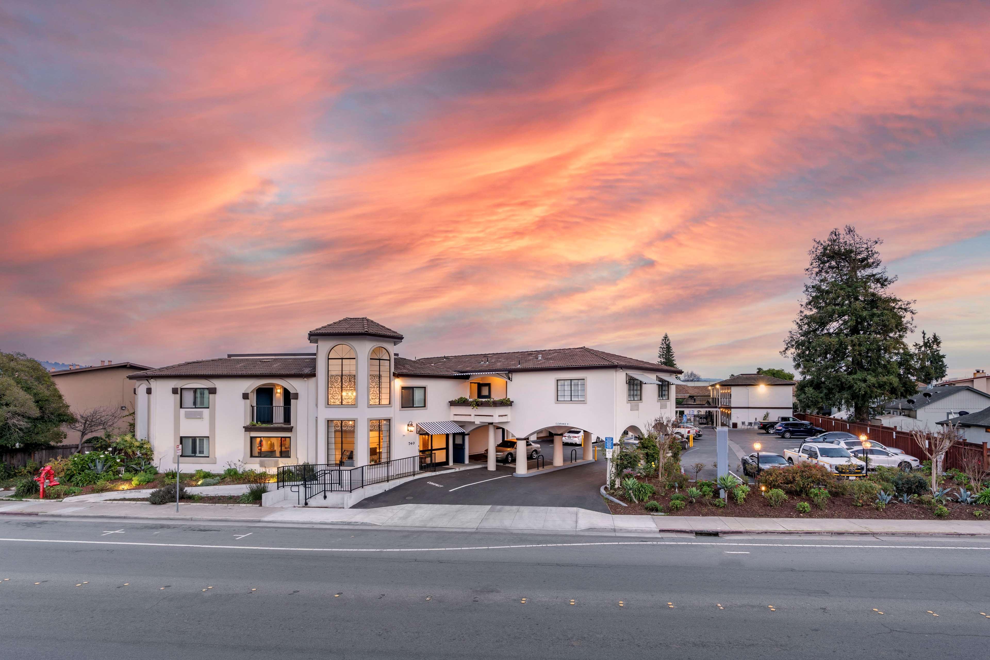 Vista Exterior Best Western Rose Garden Inn