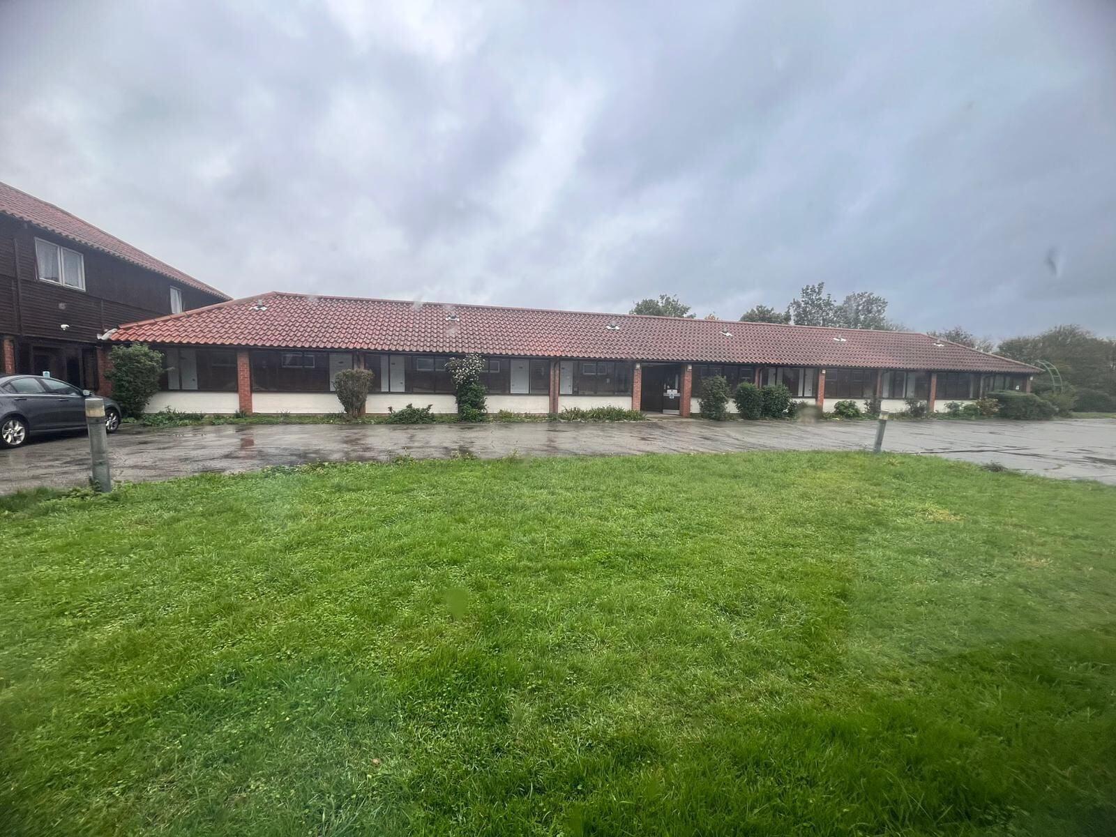 Vista Exterior Rivenhall End Hotel