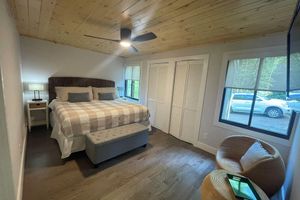 Alquiler Vacacional - Breathtaking lake views, steps from beach, golf, and clubhouse. Renovated home!