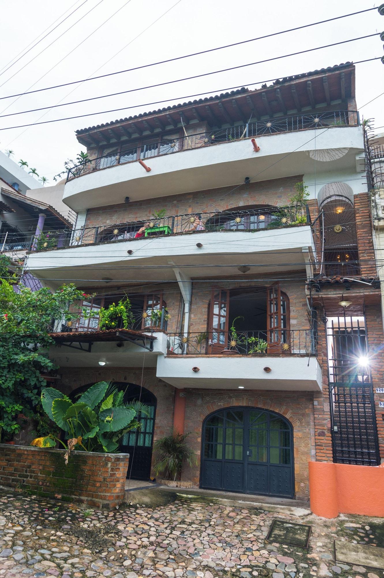Vista Exterior Charming 2BR Romantic Zone Private Pool