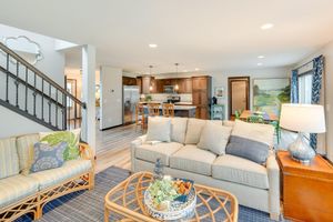 Alquiler Vacacional - Pet-friendly Deforest Getaway w/ Backyard!