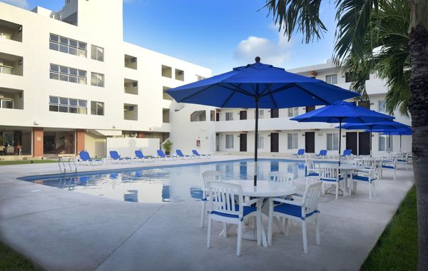 Hotel Bonampak - Hoteles cerca de Playa Tortugas en Cancún