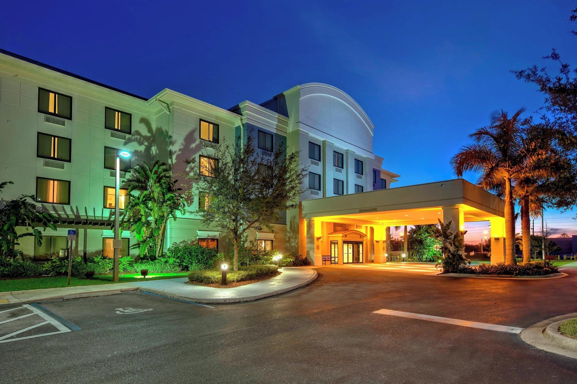 Vista Exterior SpringHill Suites by Marriott Naples