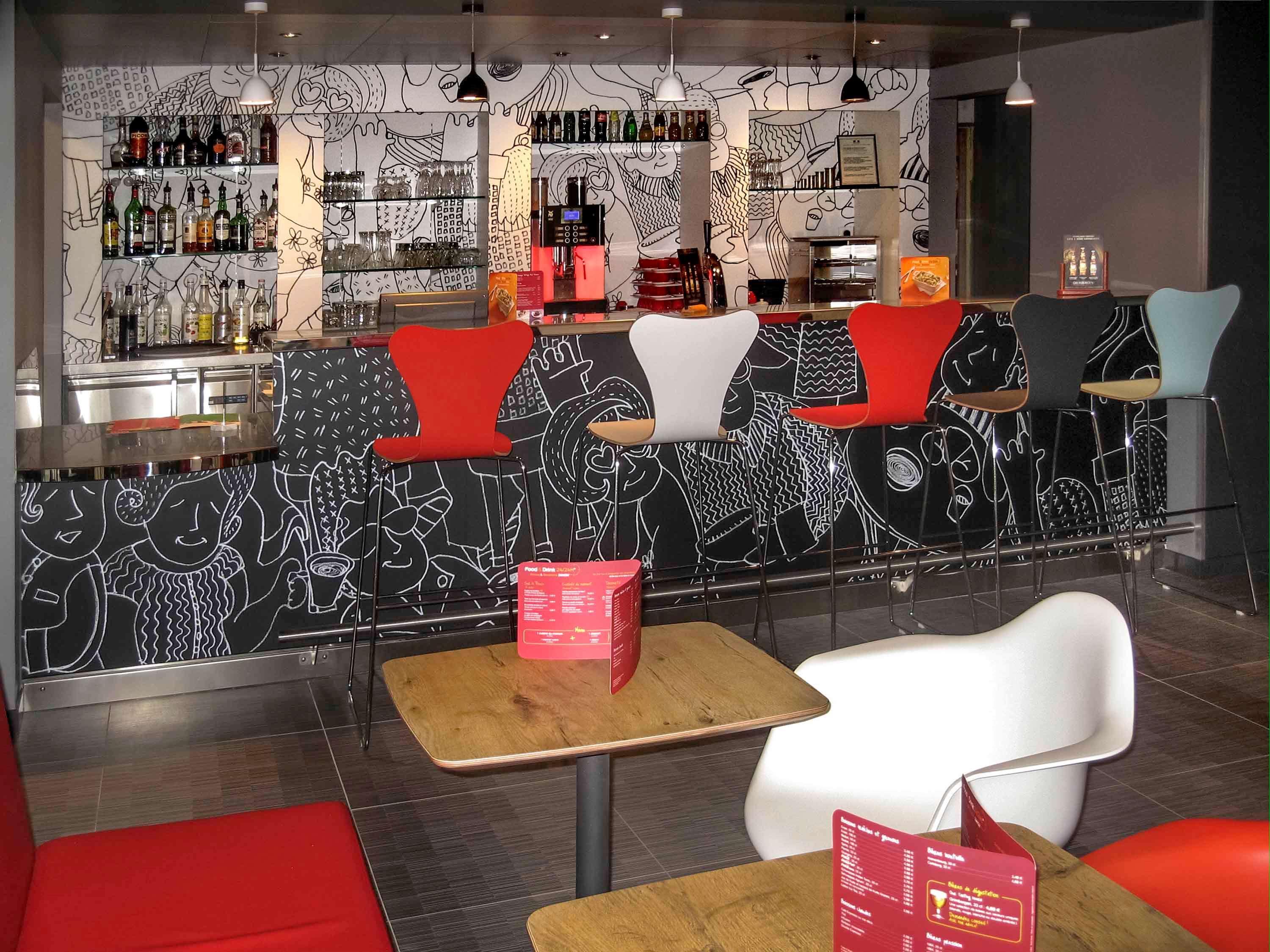 Bar/Salón Ibis Amboise