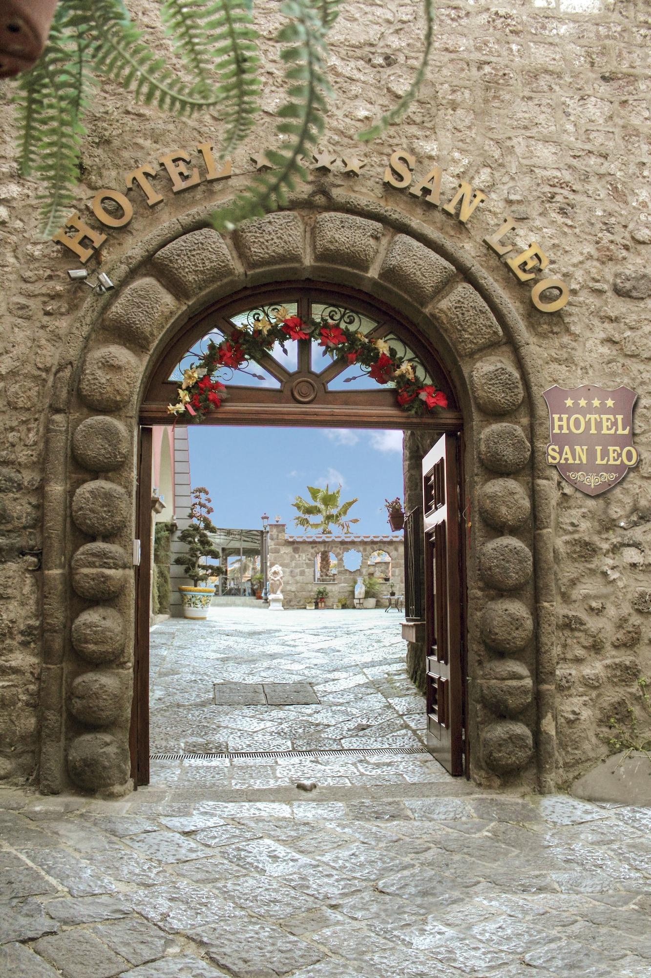 Vista Exterior Hotel San Leo