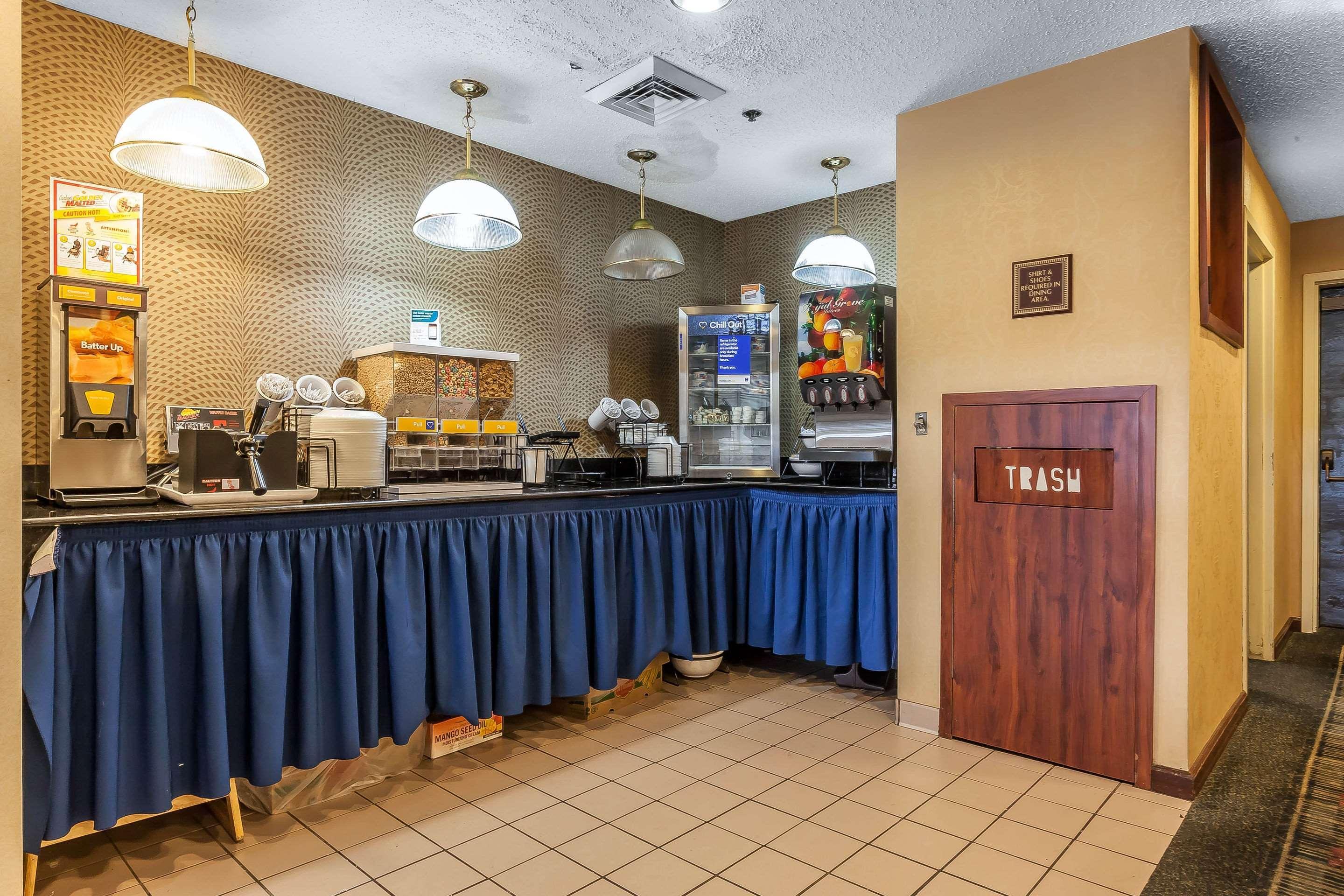 Restaurant Comfort Inn Cleveland Airport