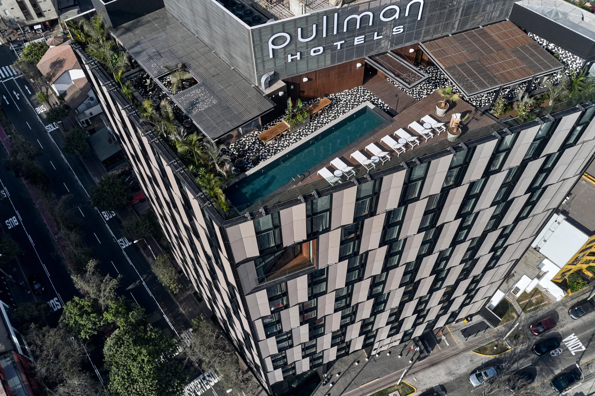 Vista Exterior Pullman Lima Miraflores