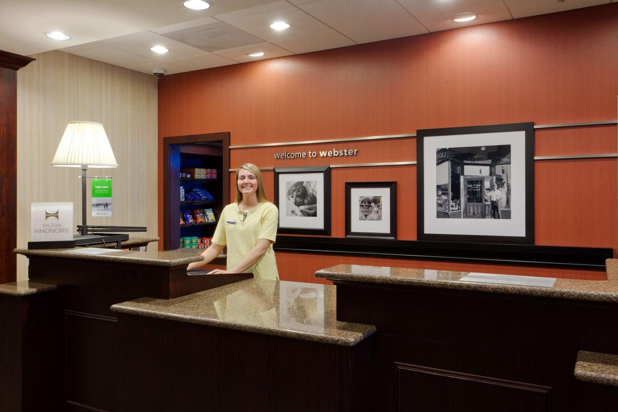 Vista Lobby Hampton Inn Rochester Webster