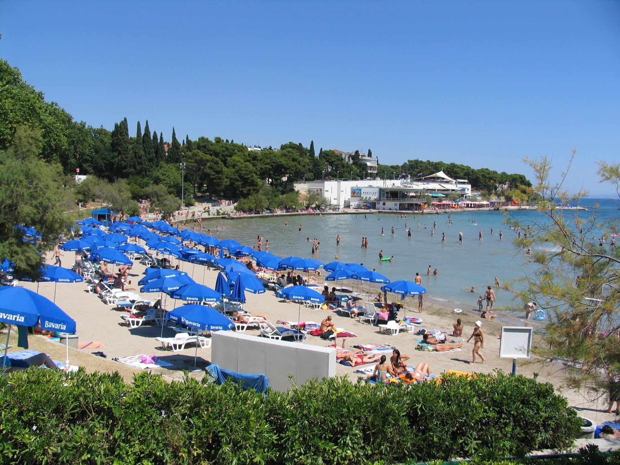 Playa Apartments and Room Poesia
