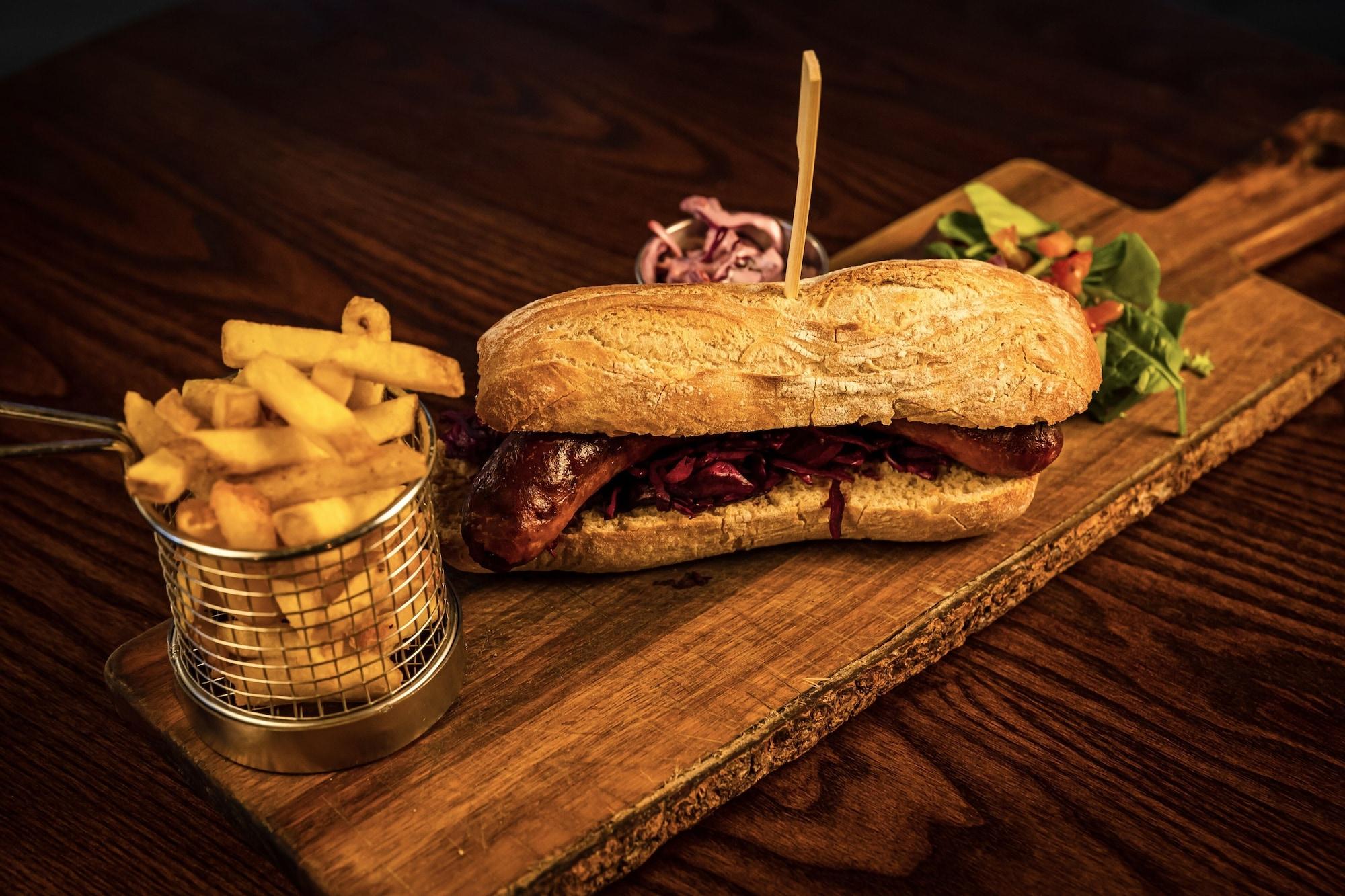 Restaurant Cromwell's Tap House