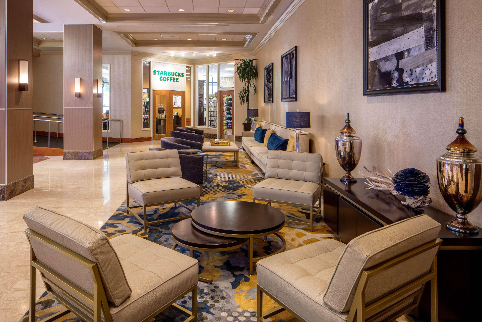 Vista Lobby Hyatt Regency St. Louis at The Arch