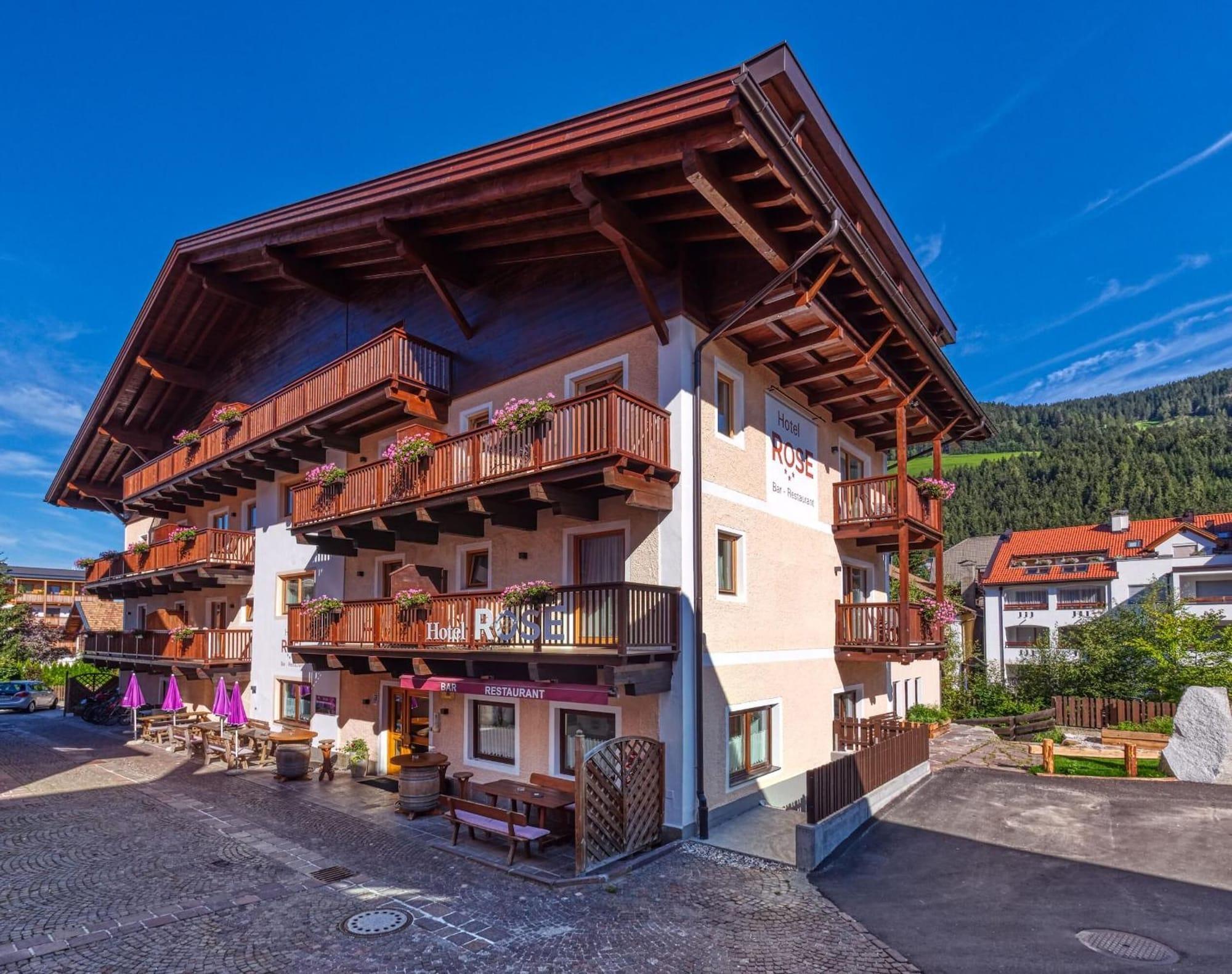 Vista Exterior Hotel Rose