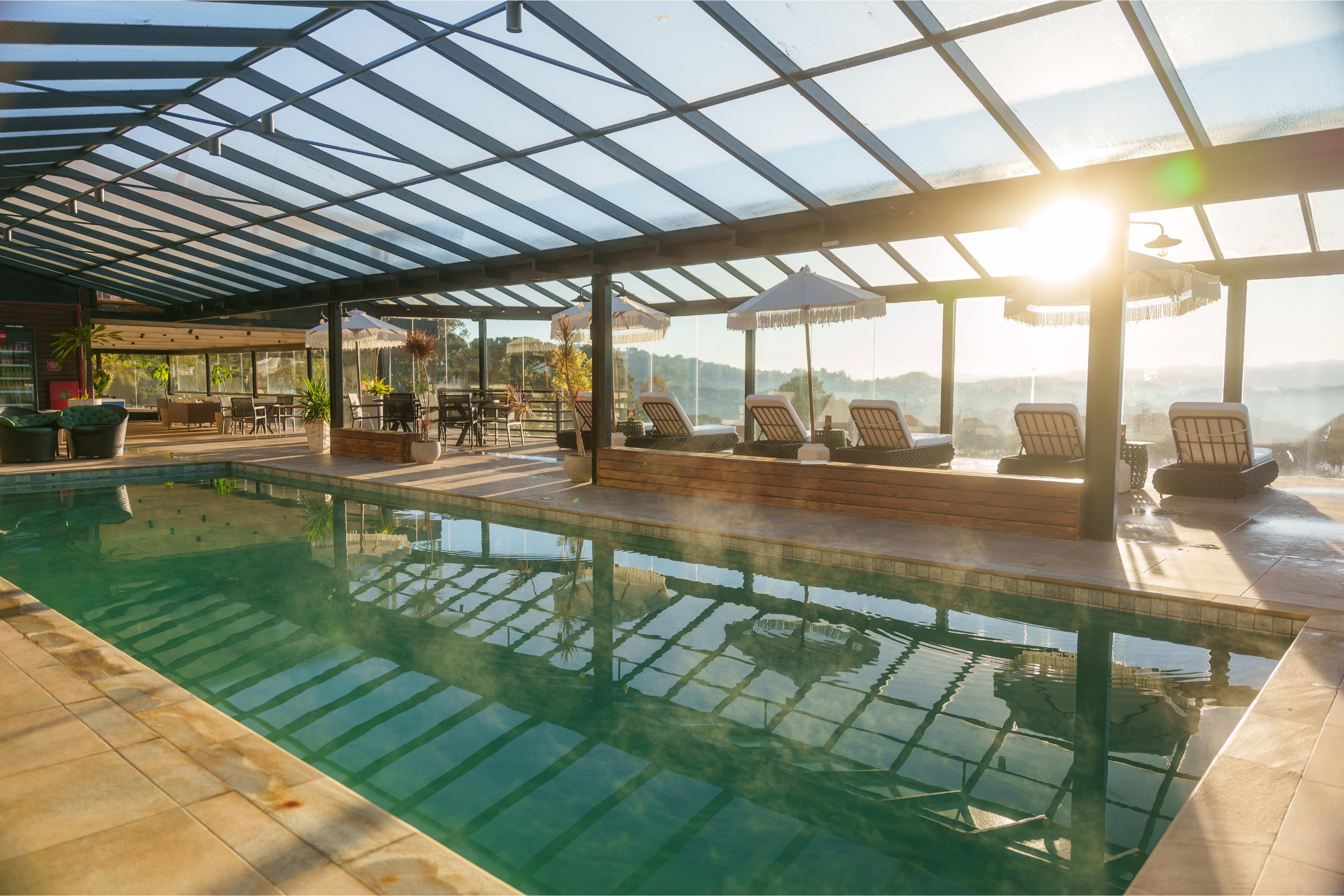 Vista da piscina Chris Wellness Resort Hotel