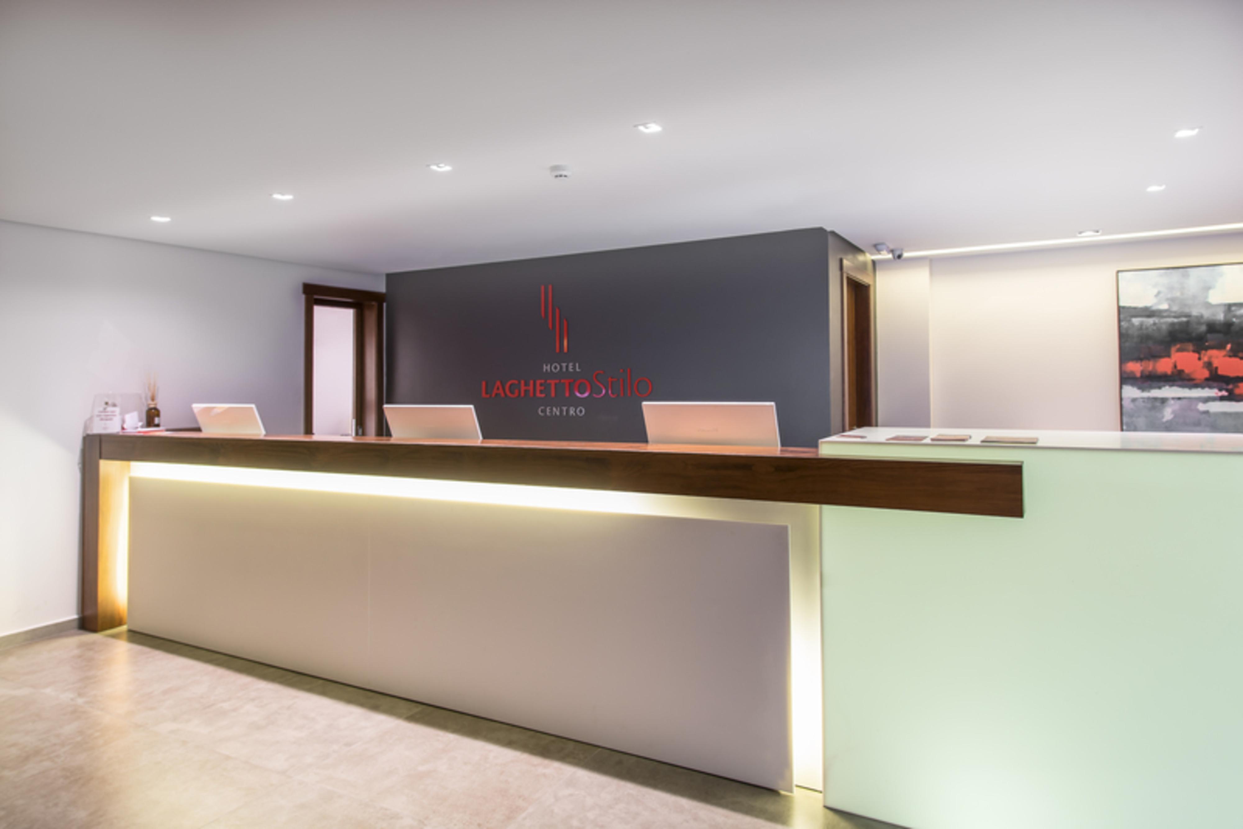Vista Lobby Hotel Laghetto Stilo Centro