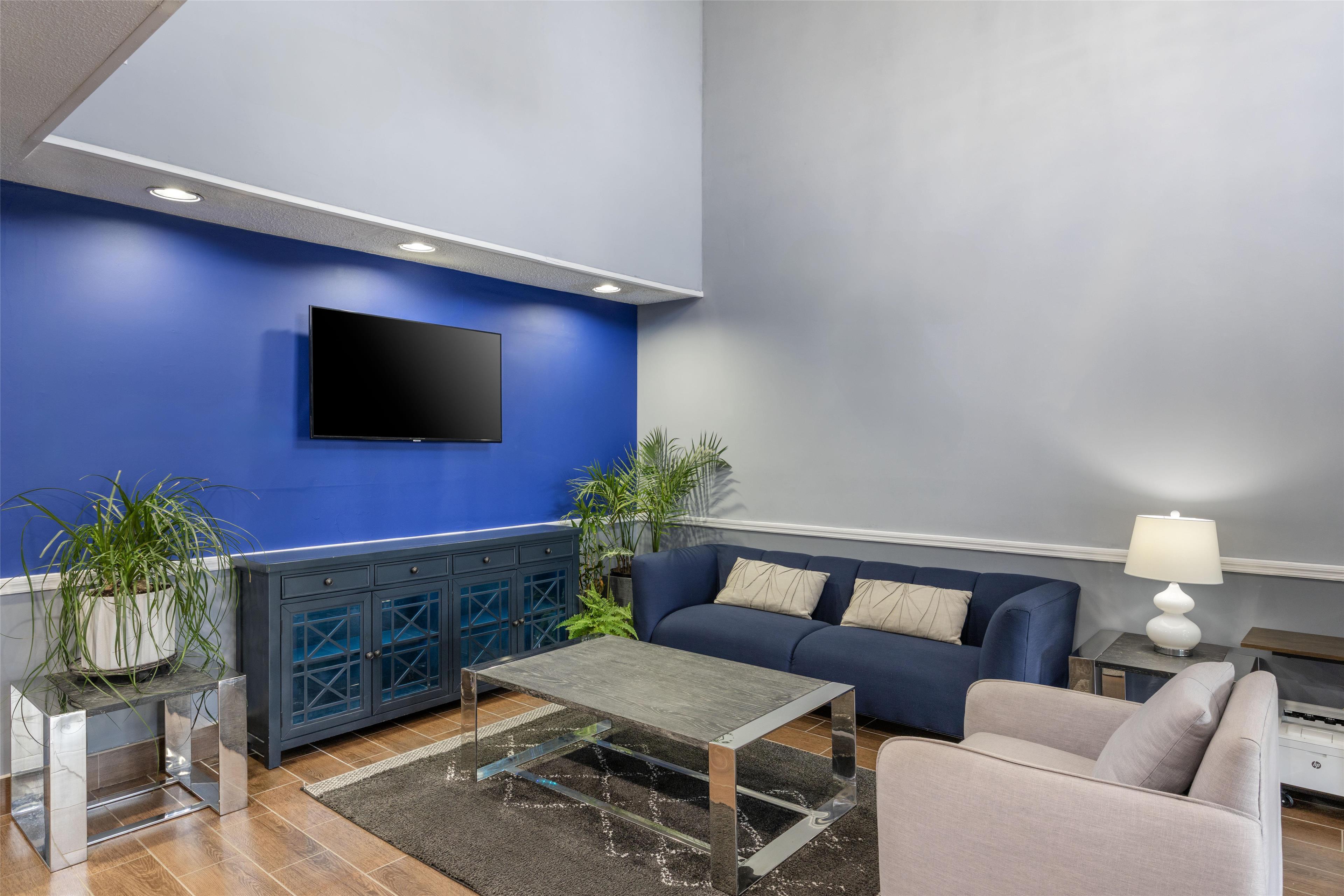 Vista Lobby SureStay Plus Hotel by Best Western Asheboro
