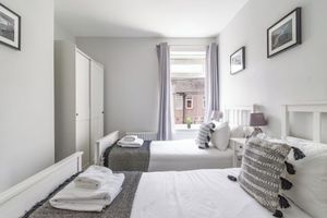 Alquiler Vacacional - East House-sleeps 5-pet Friendly-garden-parking