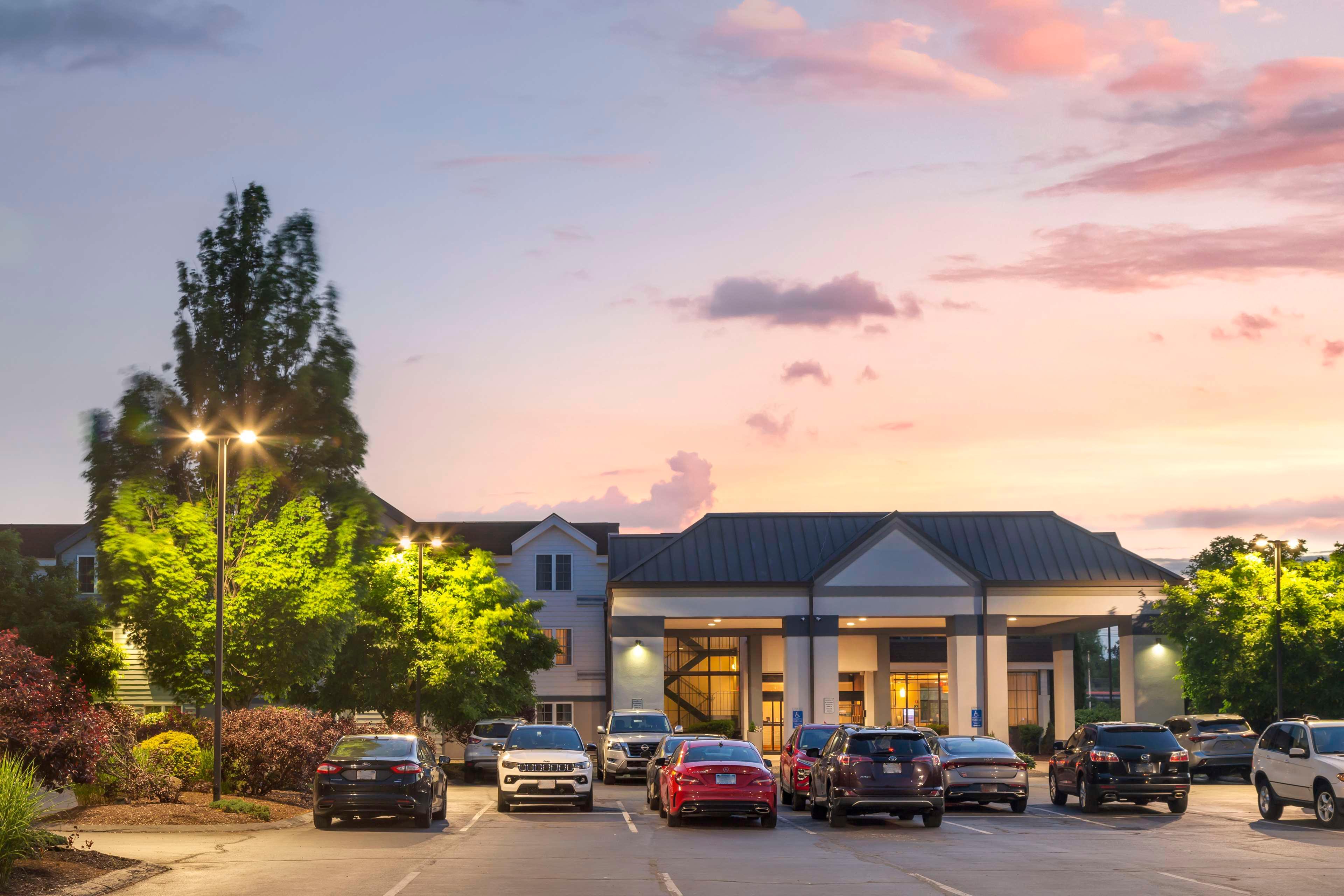 Vista Exterior Best Western Hartford Hotel & Suites