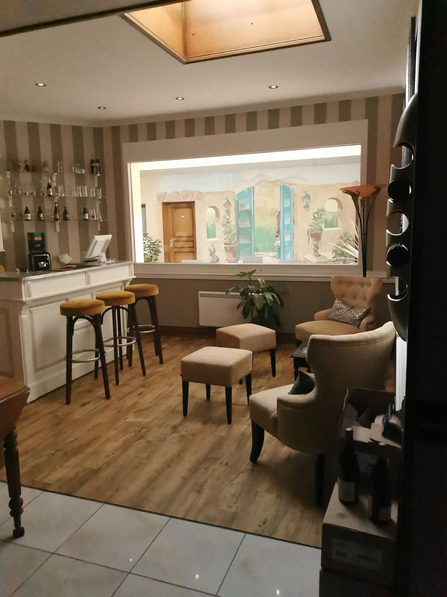 Bar/Salón Hotel Eden