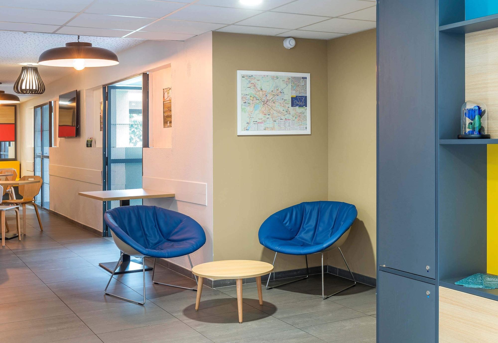 Vista Lobby B&B HOTEL ANGERS Parc Expos